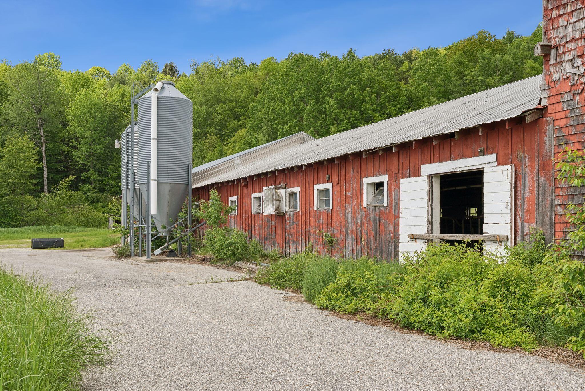 main property photo 26