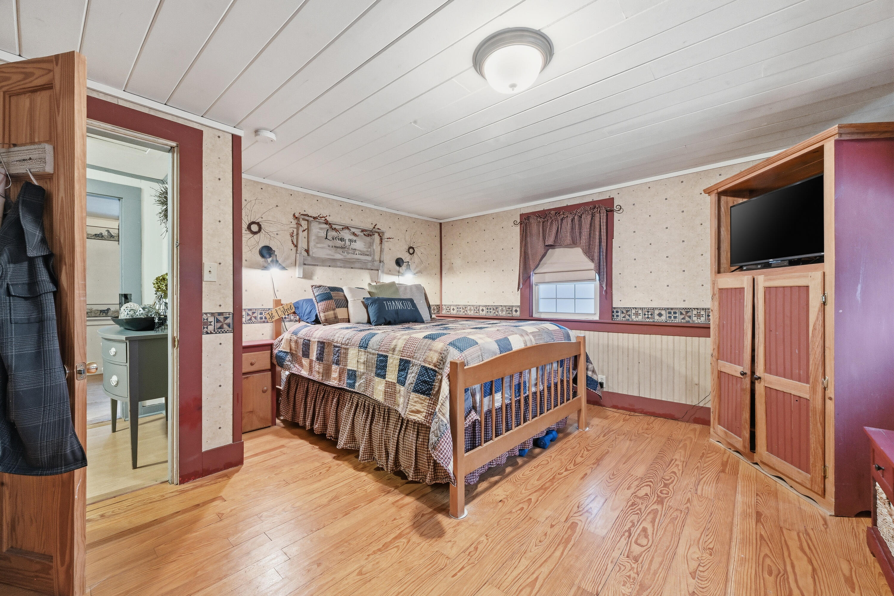 main property photo 17