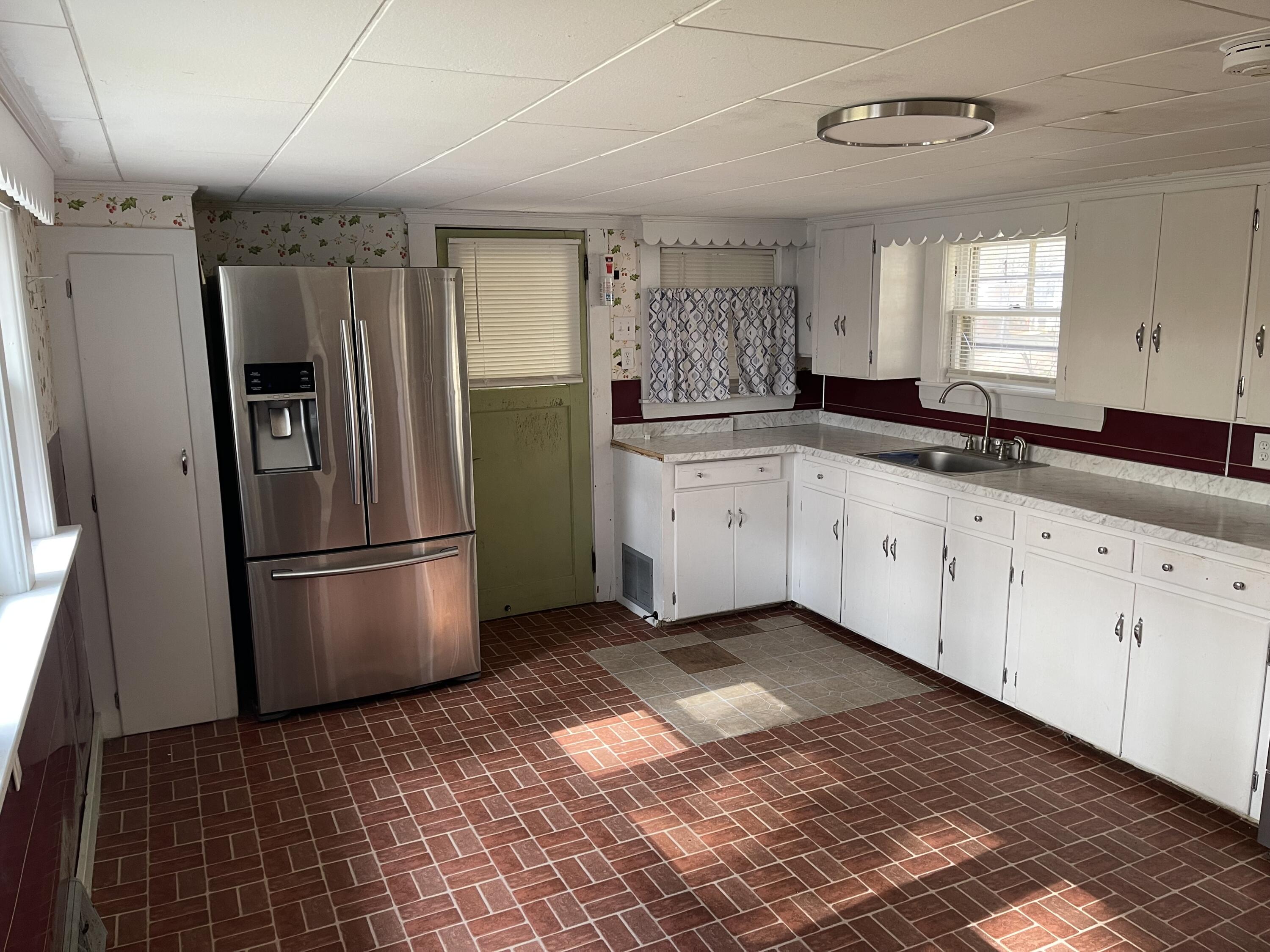 main property photo 13