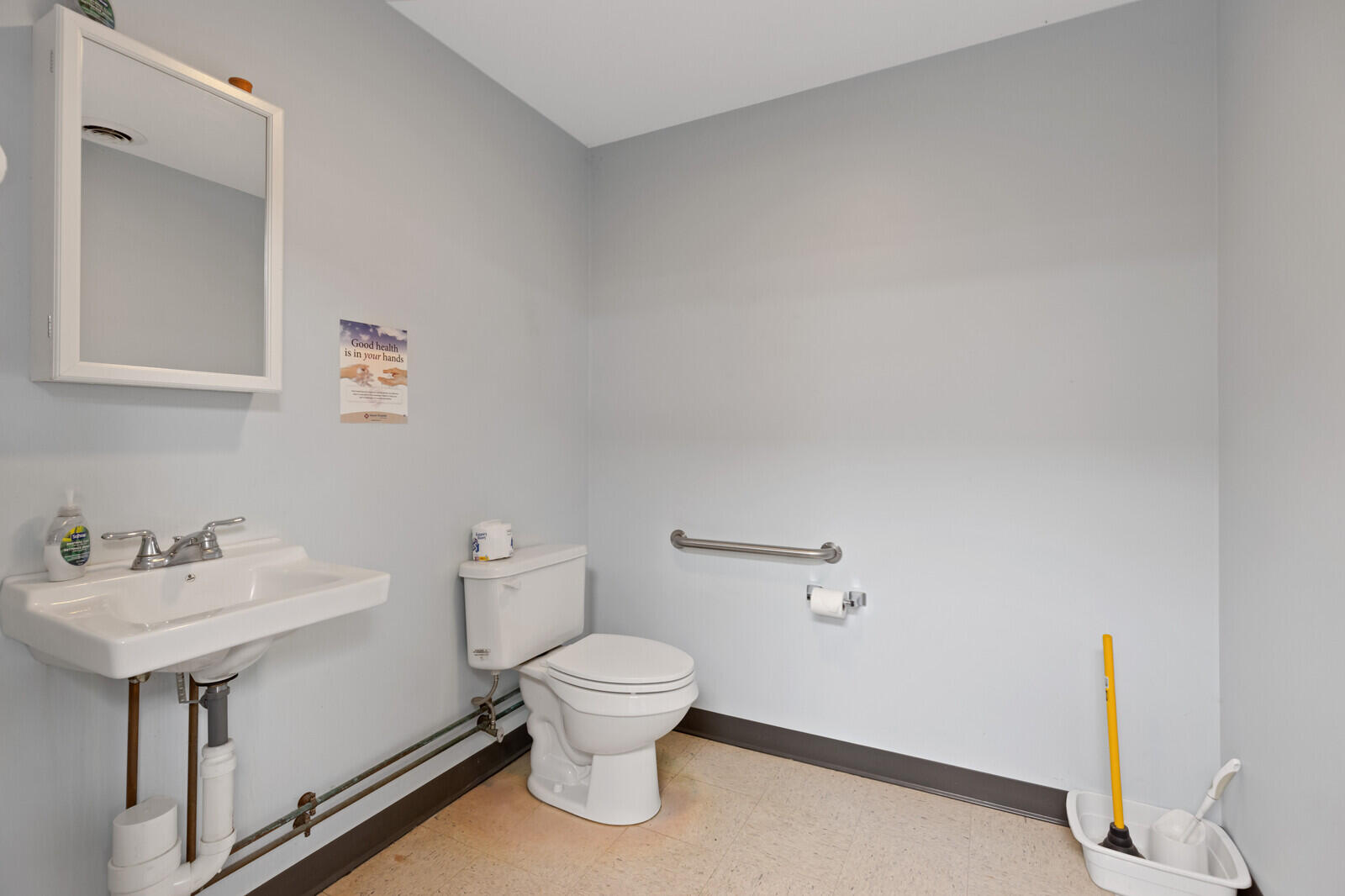 main property photo 19
