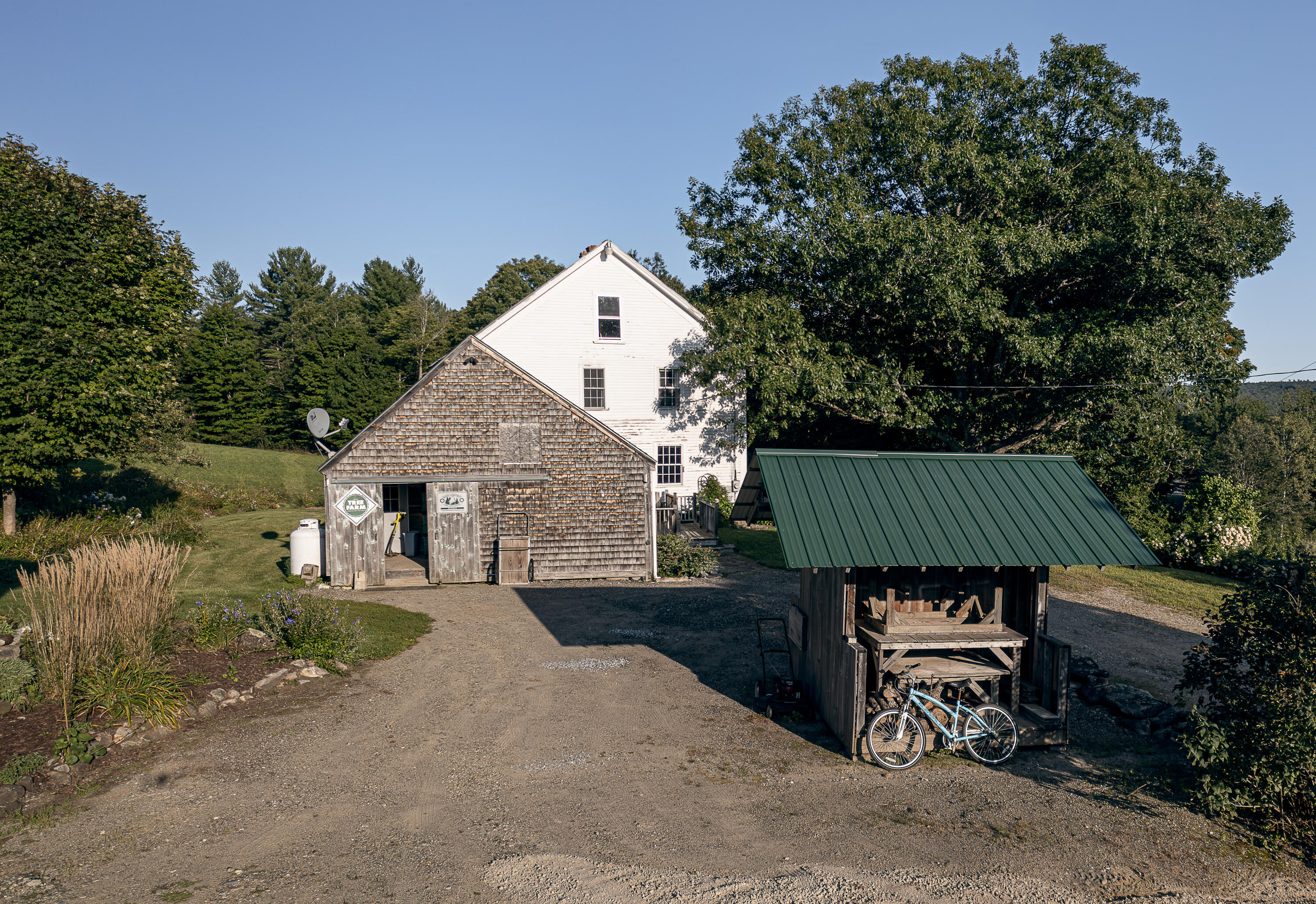 main property photo 22