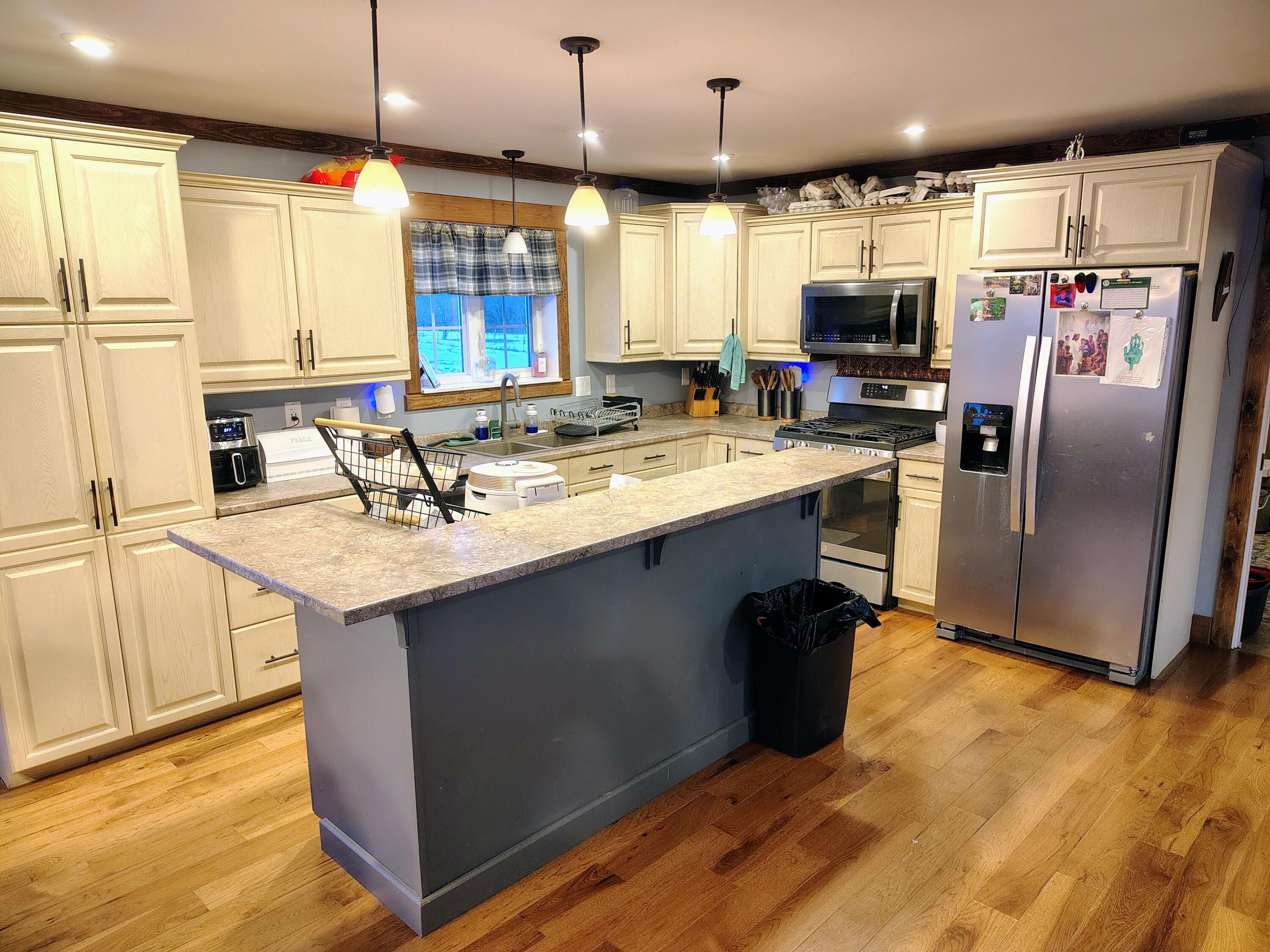 property viewer photo 7
