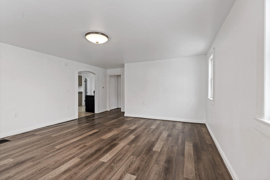 property viewer photo 18