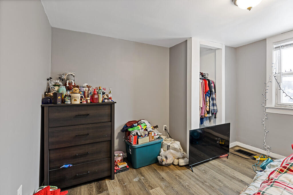 property viewer photo 47