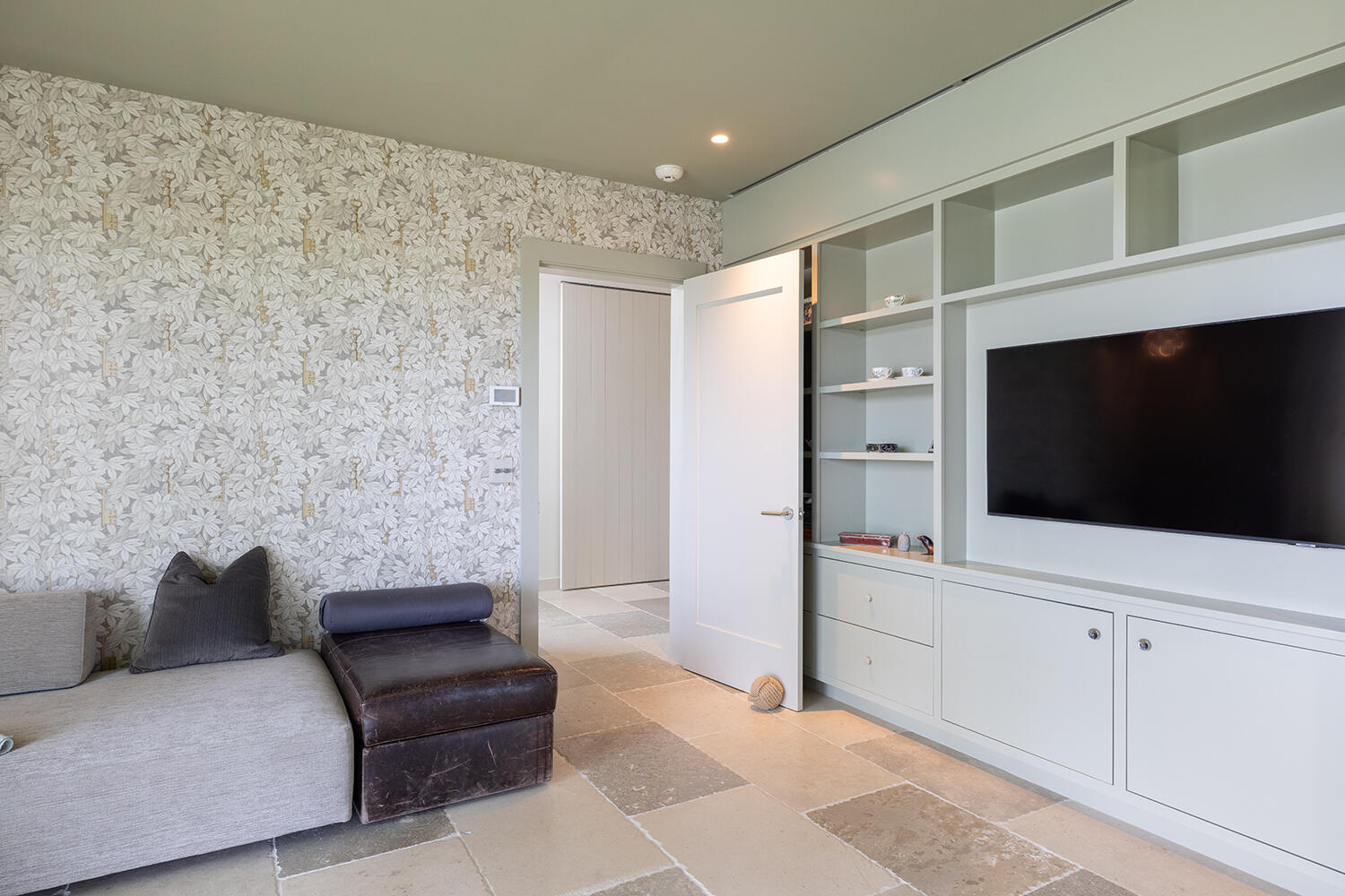 main property photo 44