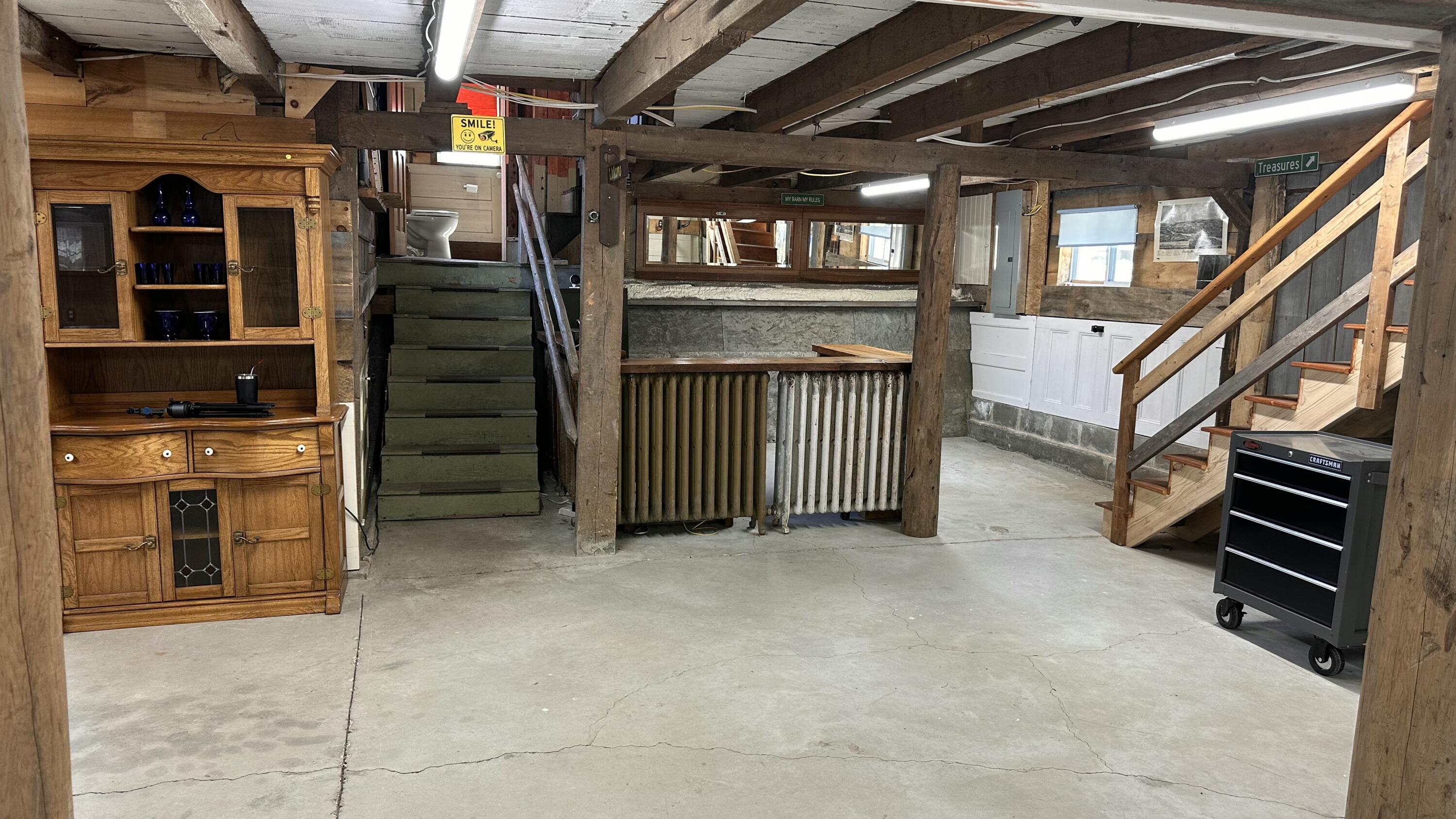 main property photo 28
