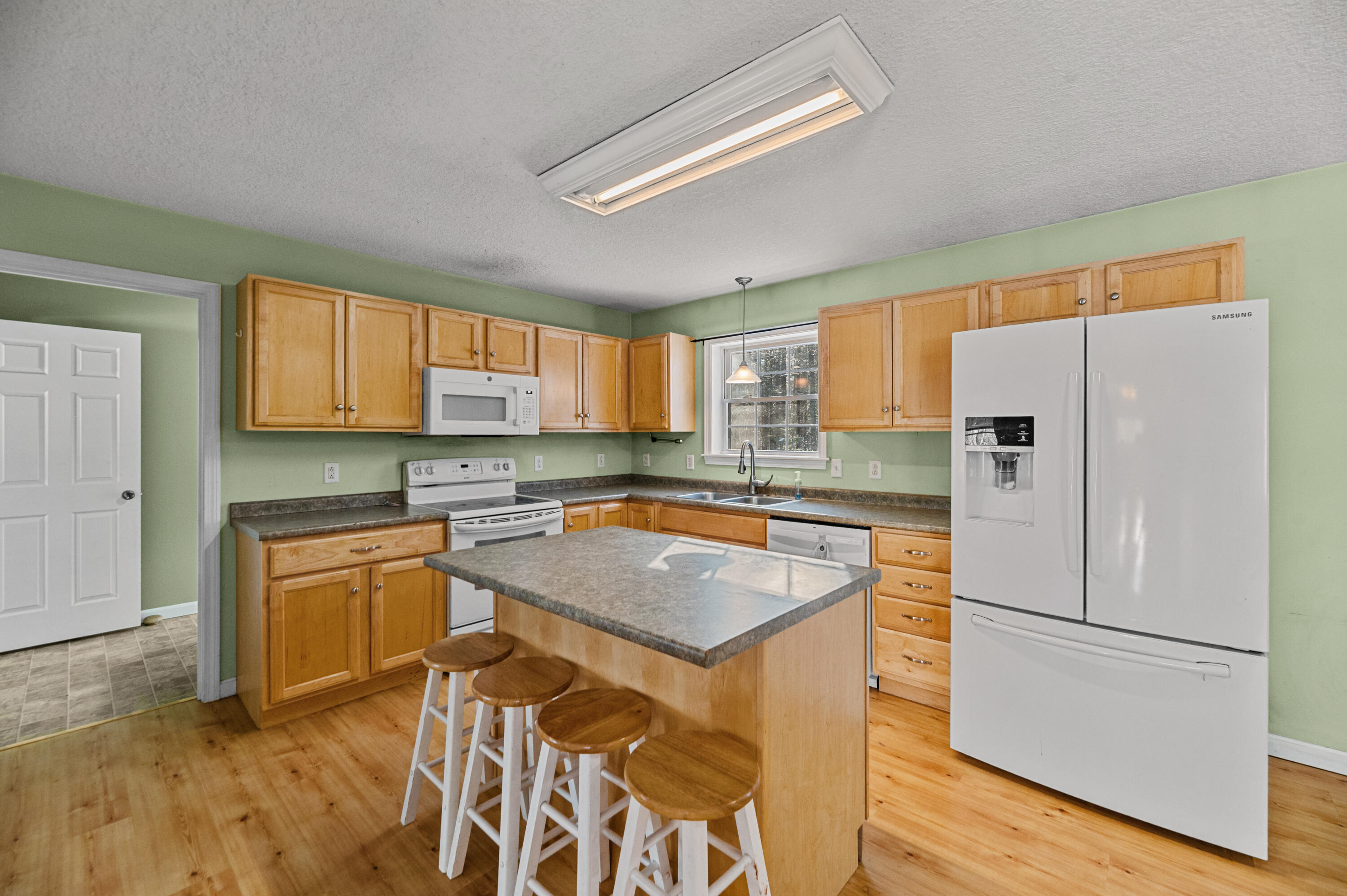 property viewer photo 2