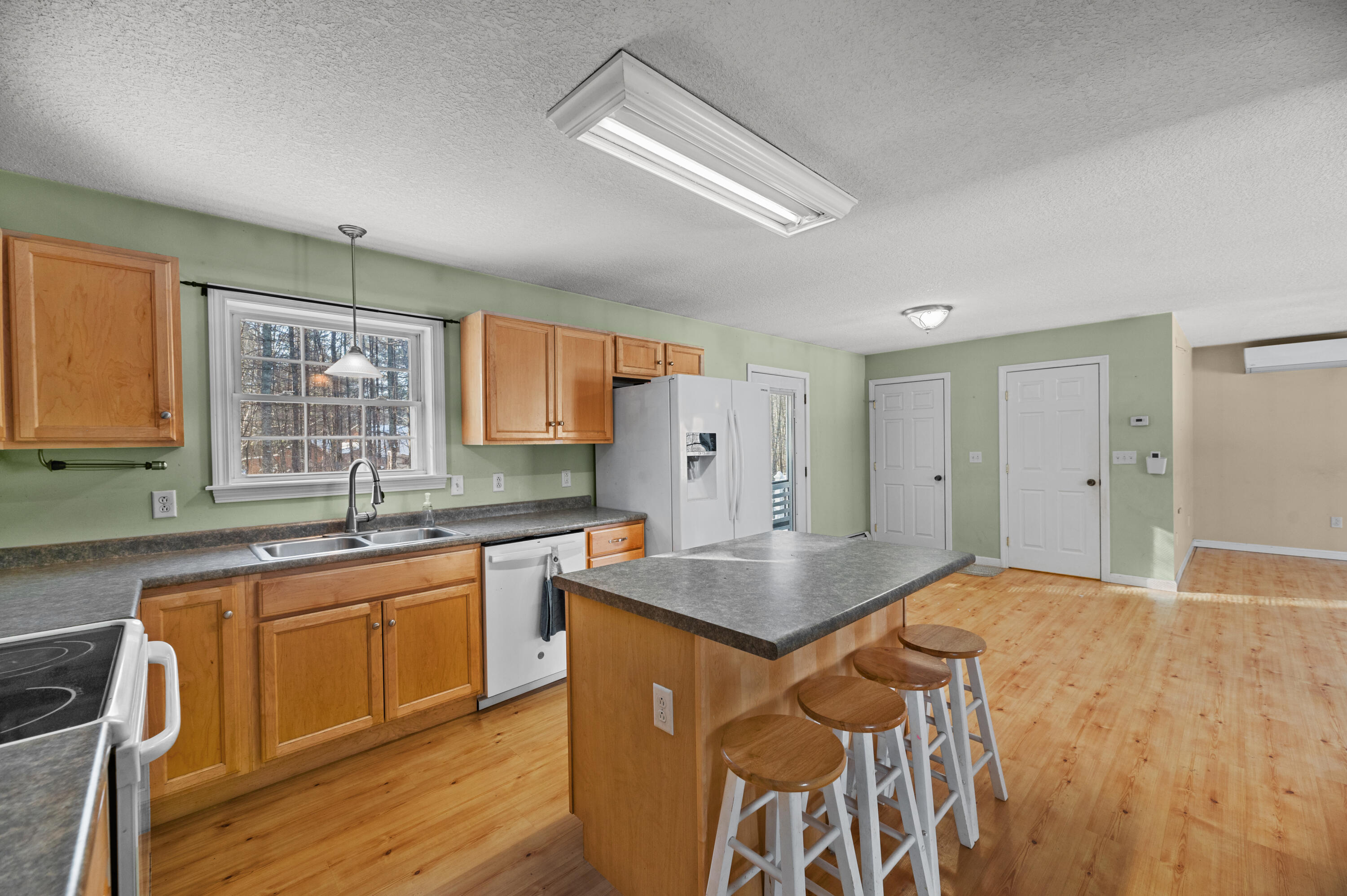 property viewer photo 3
