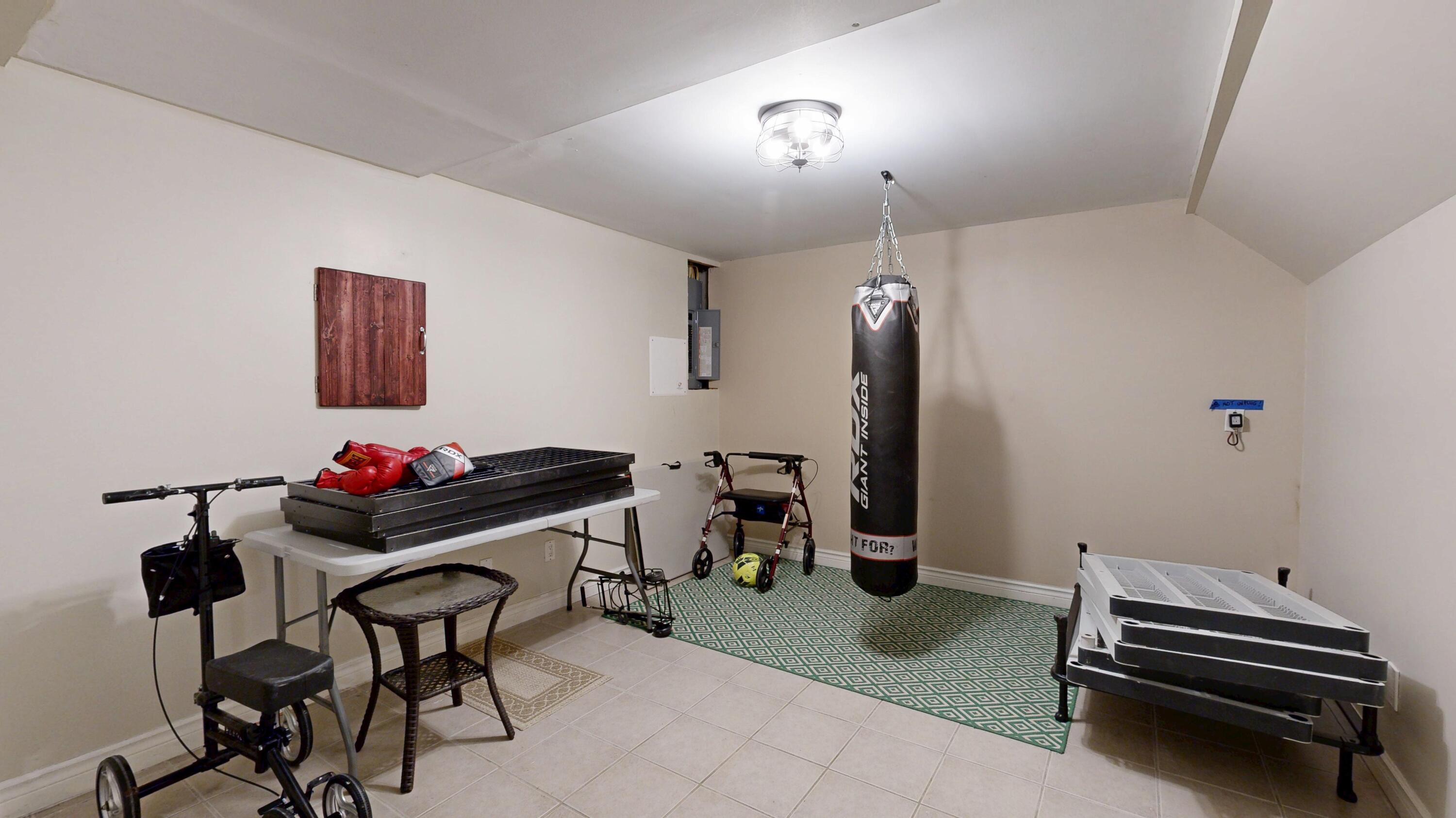 property viewer photo 64