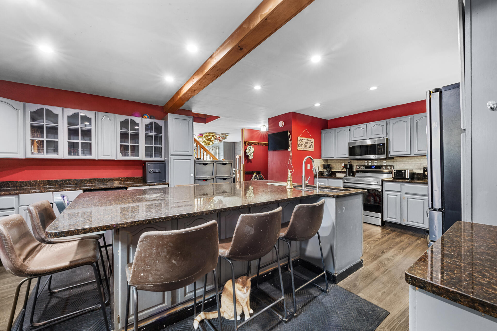 main property photo 7