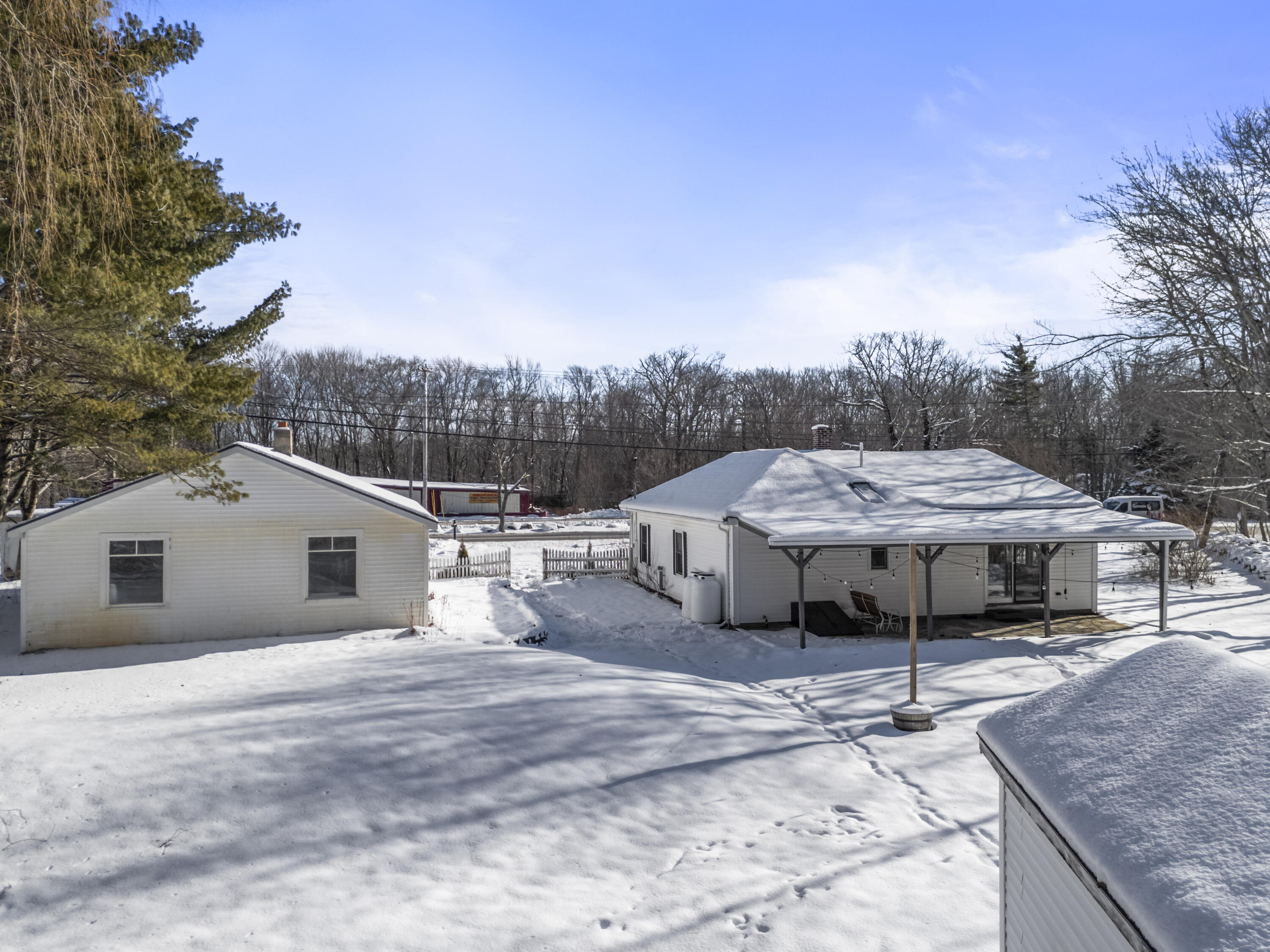 main property photo 33
