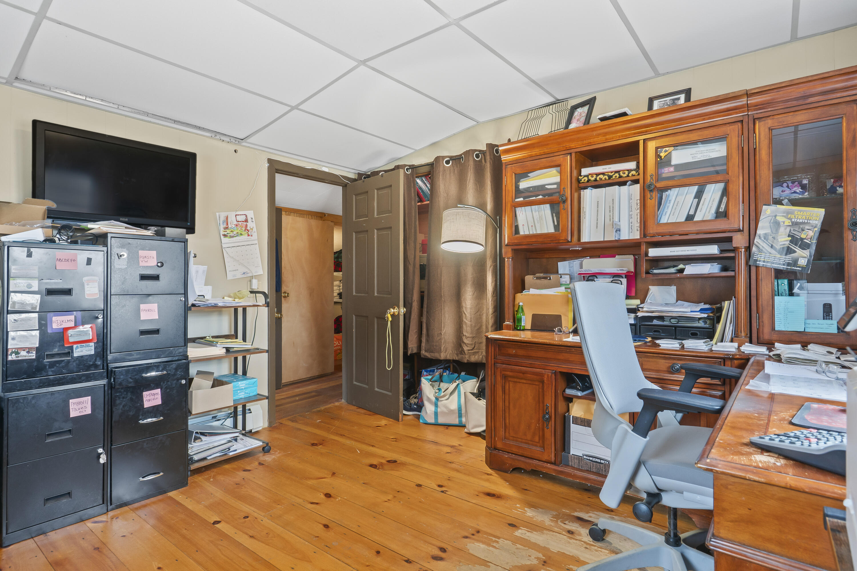 main property photo 32
