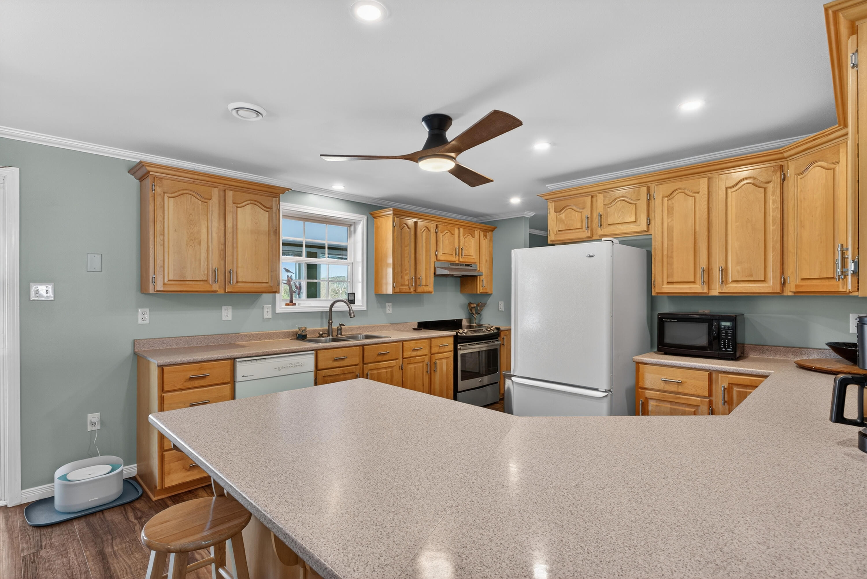 main property photo 38