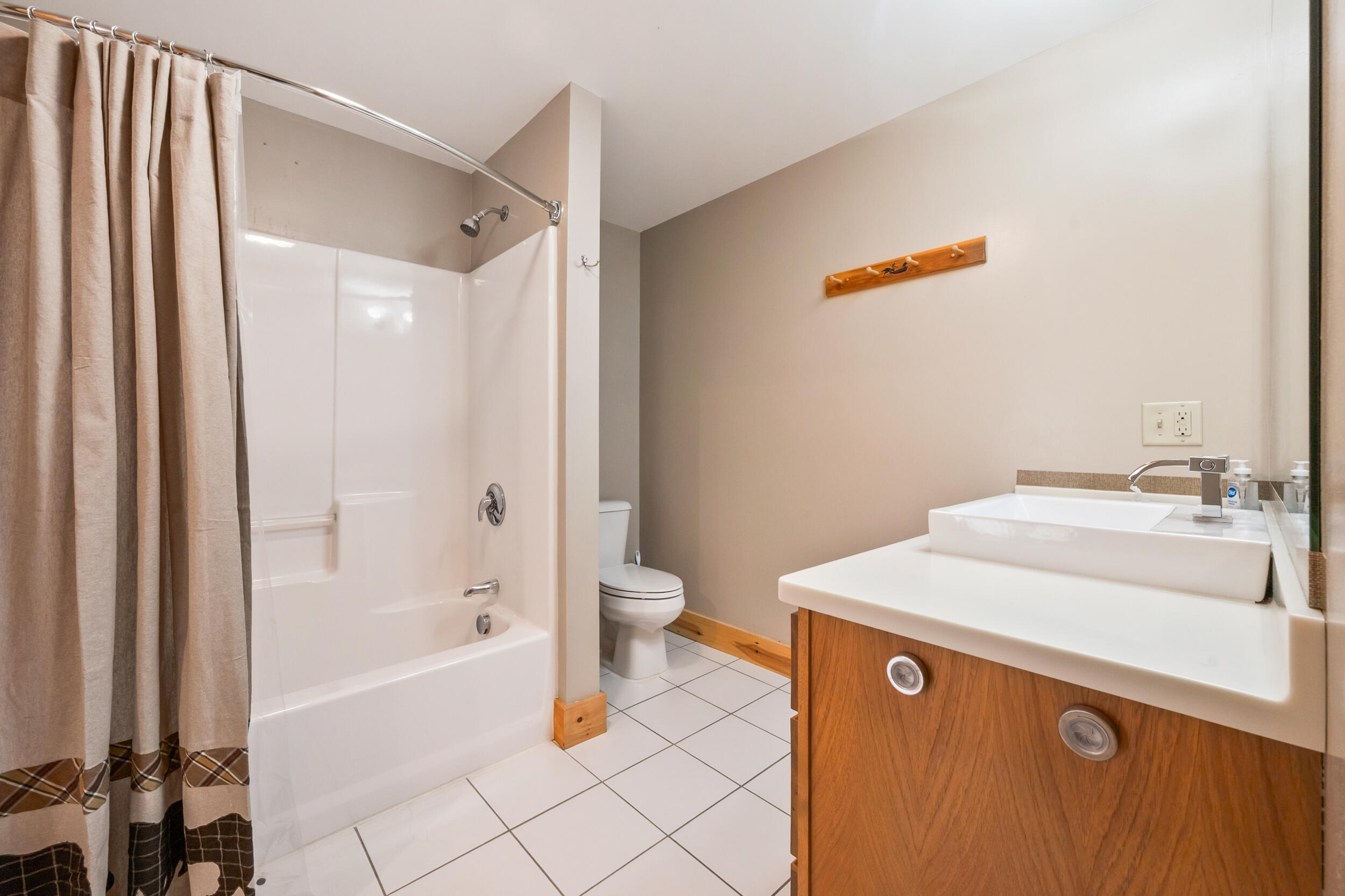 main property photo 51