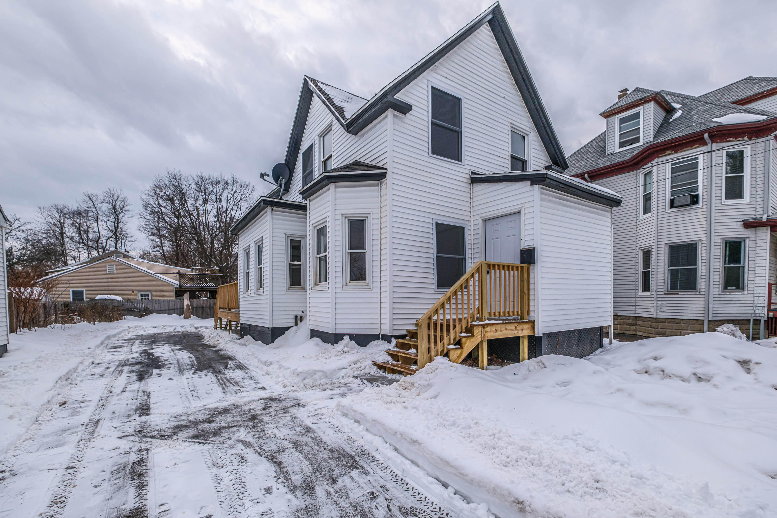 main property photo 46