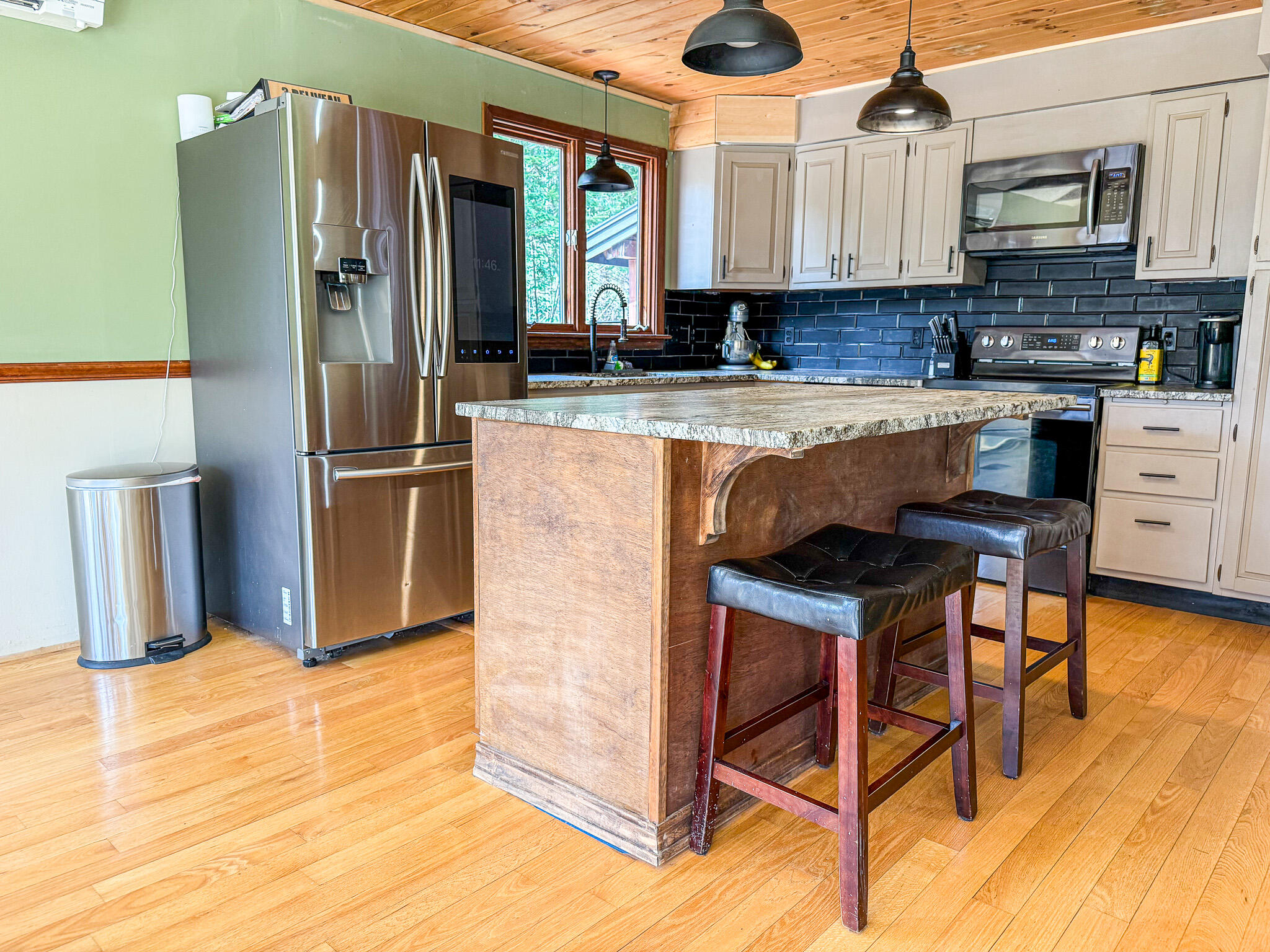 main property photo 8