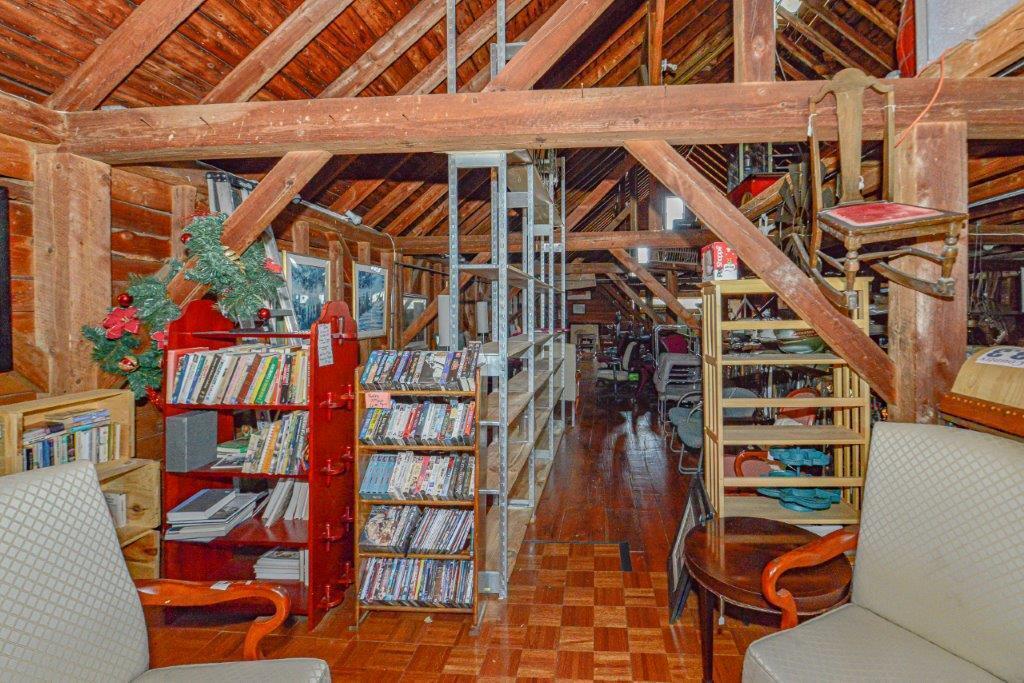 main property photo 31