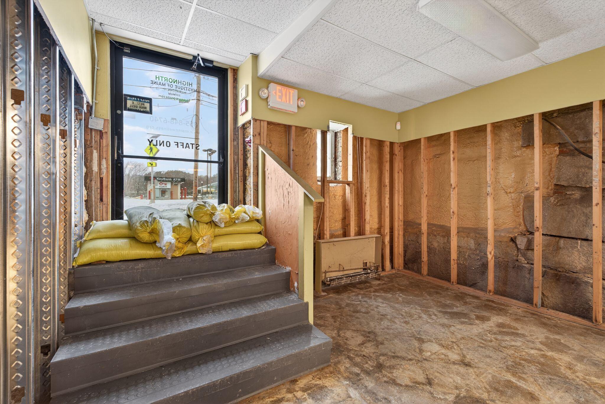 main property photo 41