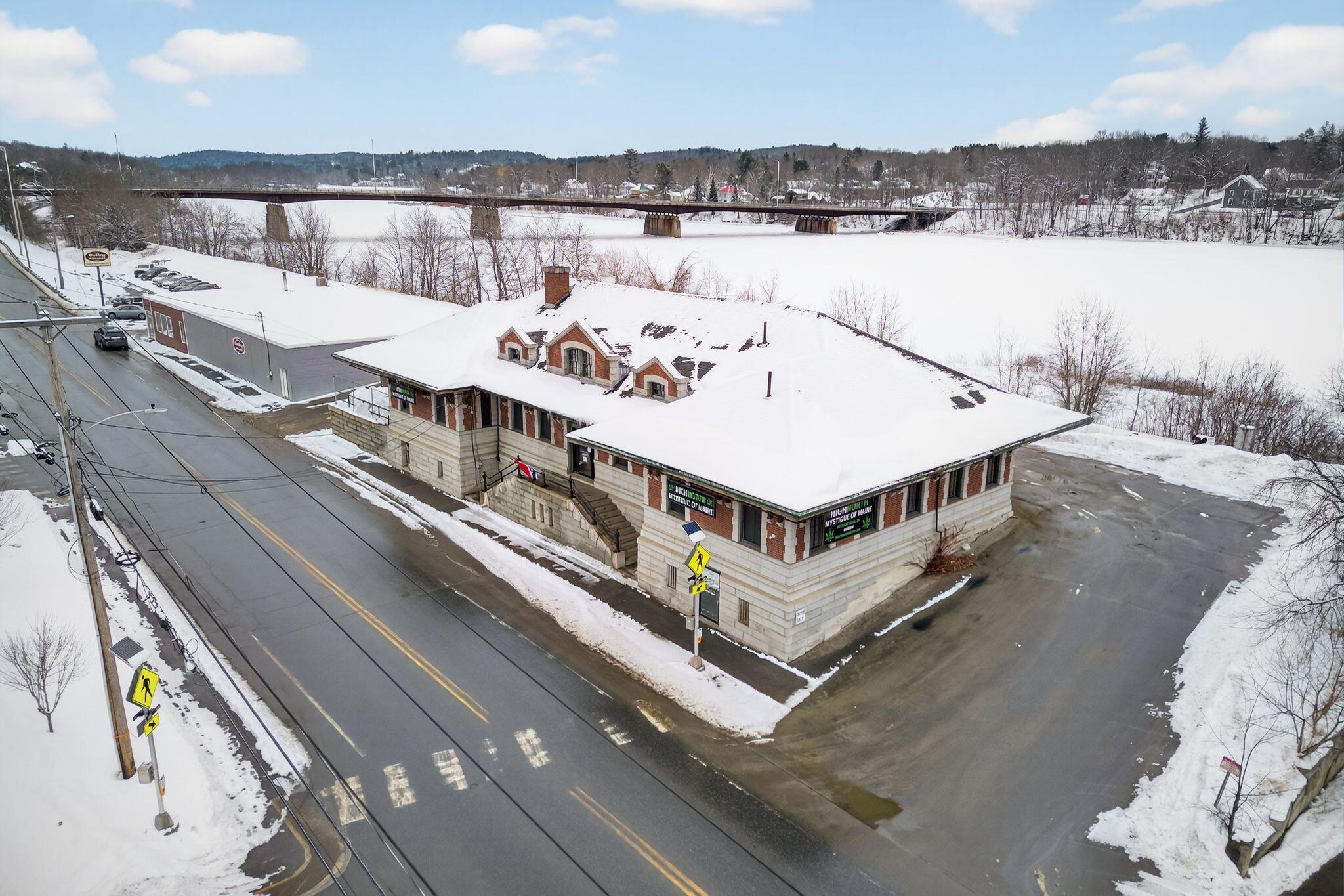 main property photo 5