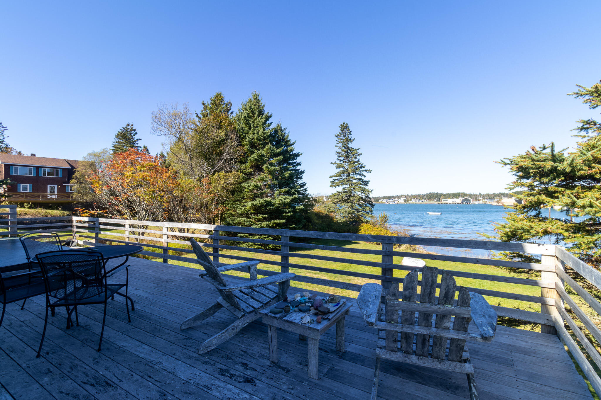 main property photo 28