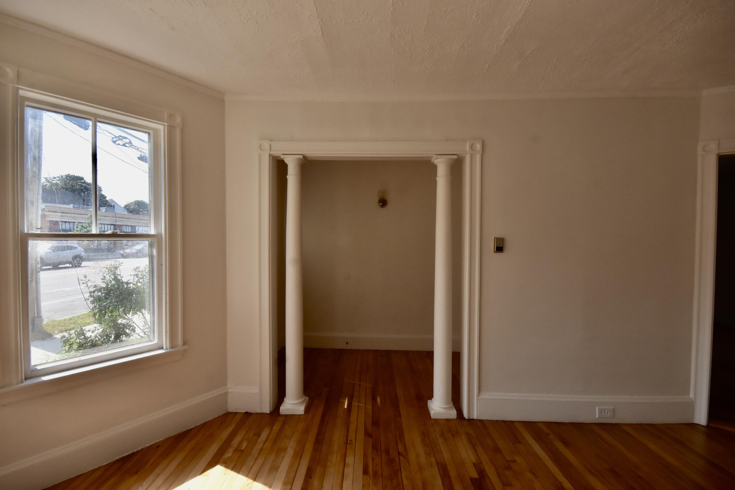 property viewer photo 4