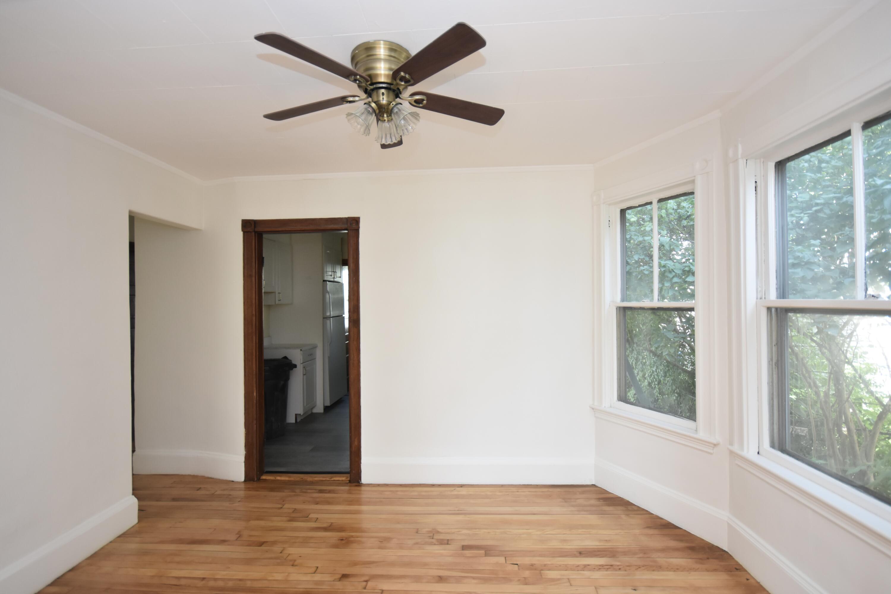 property viewer photo 6