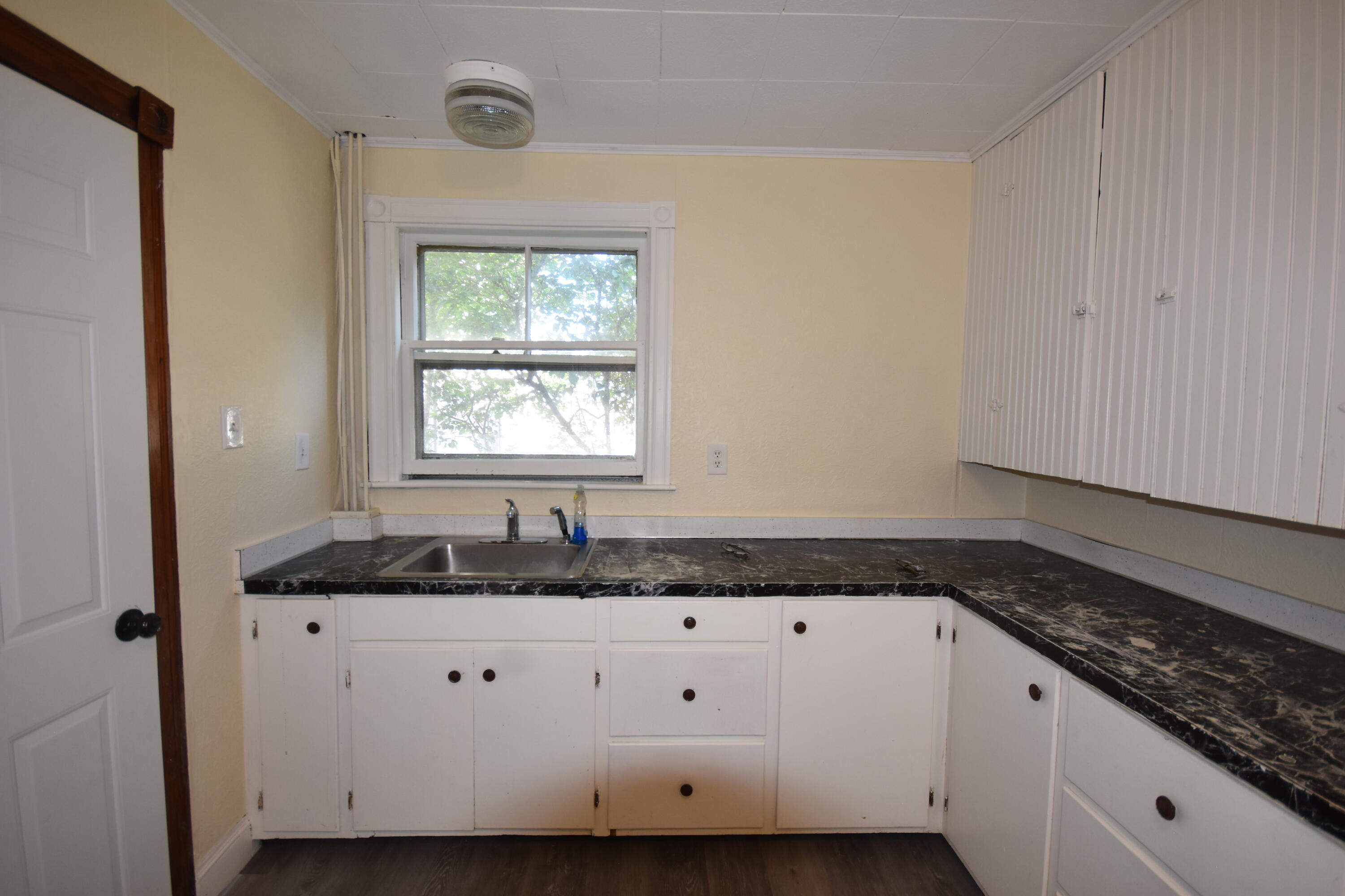 property viewer photo 7