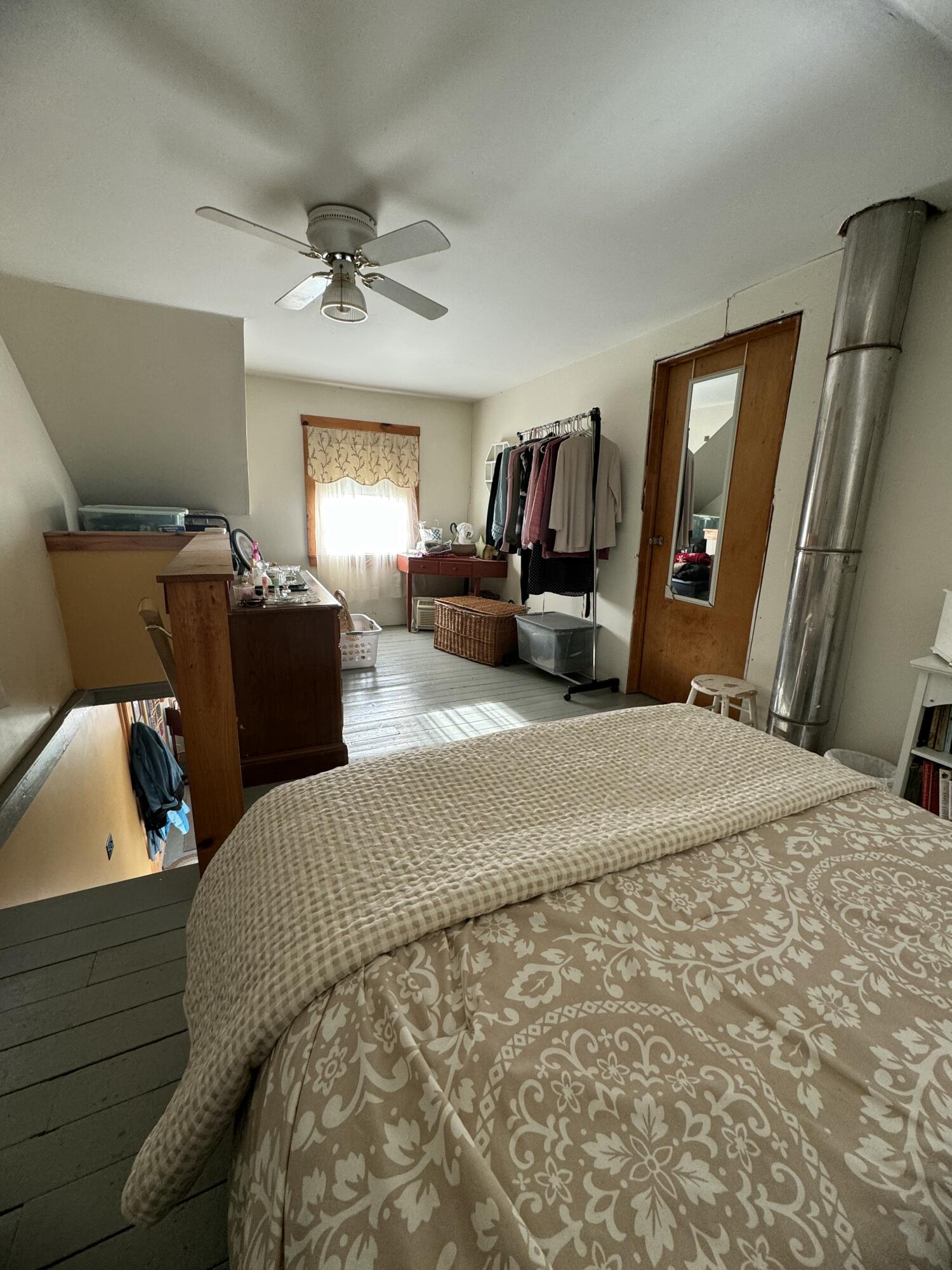 main property photo 37