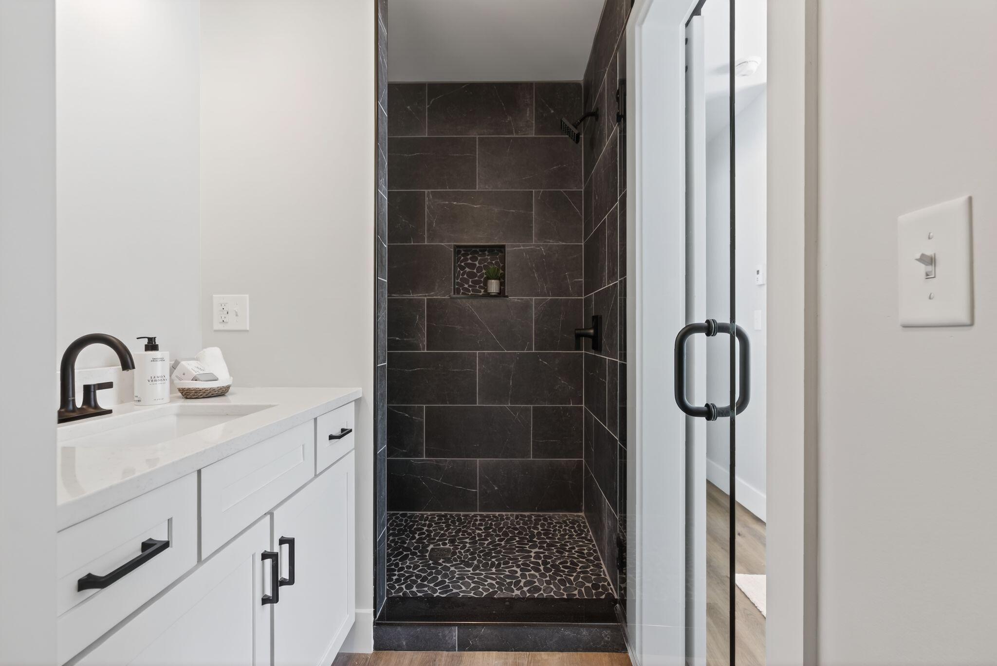 property viewer photo 23