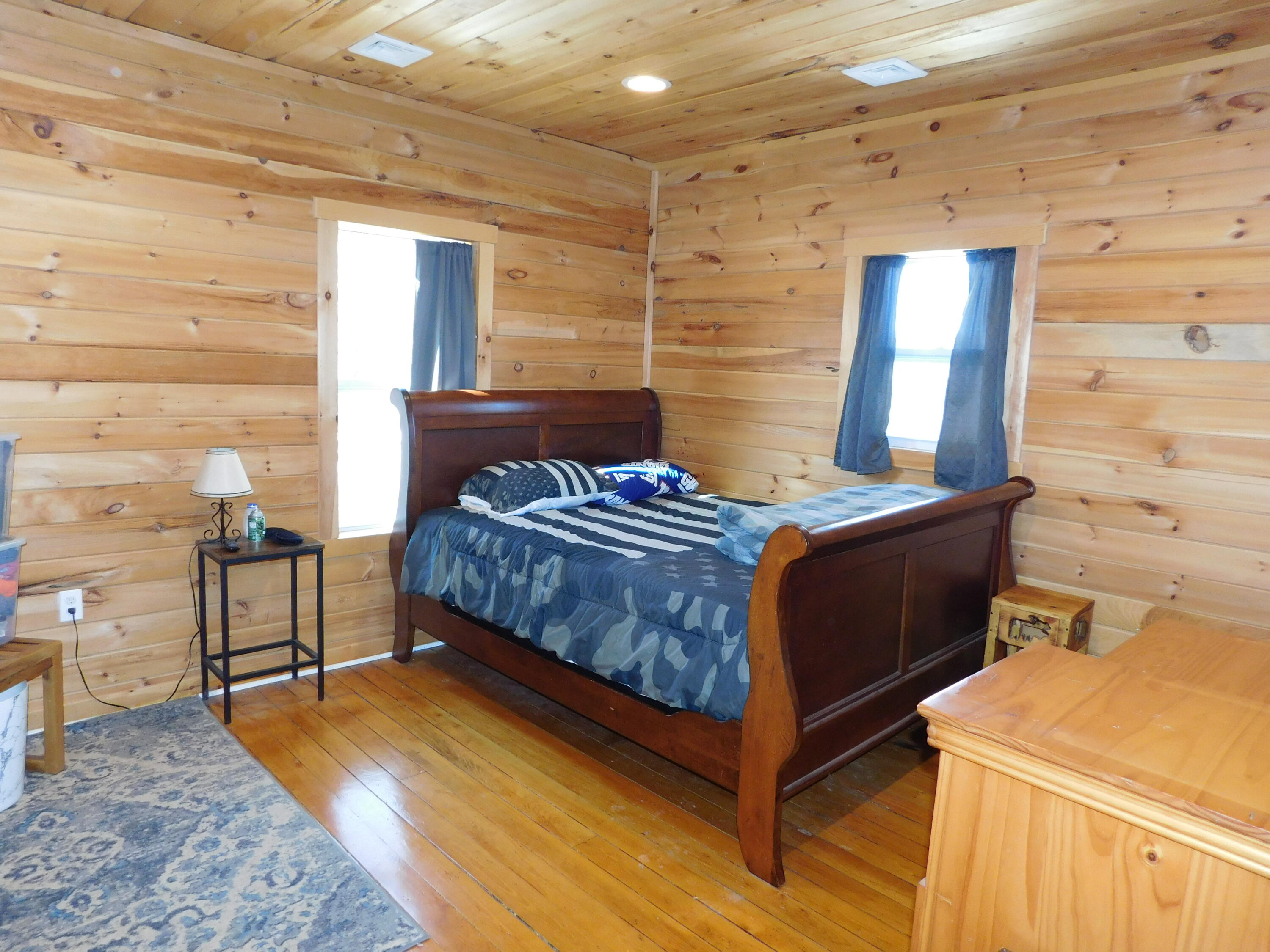 main property photo 37