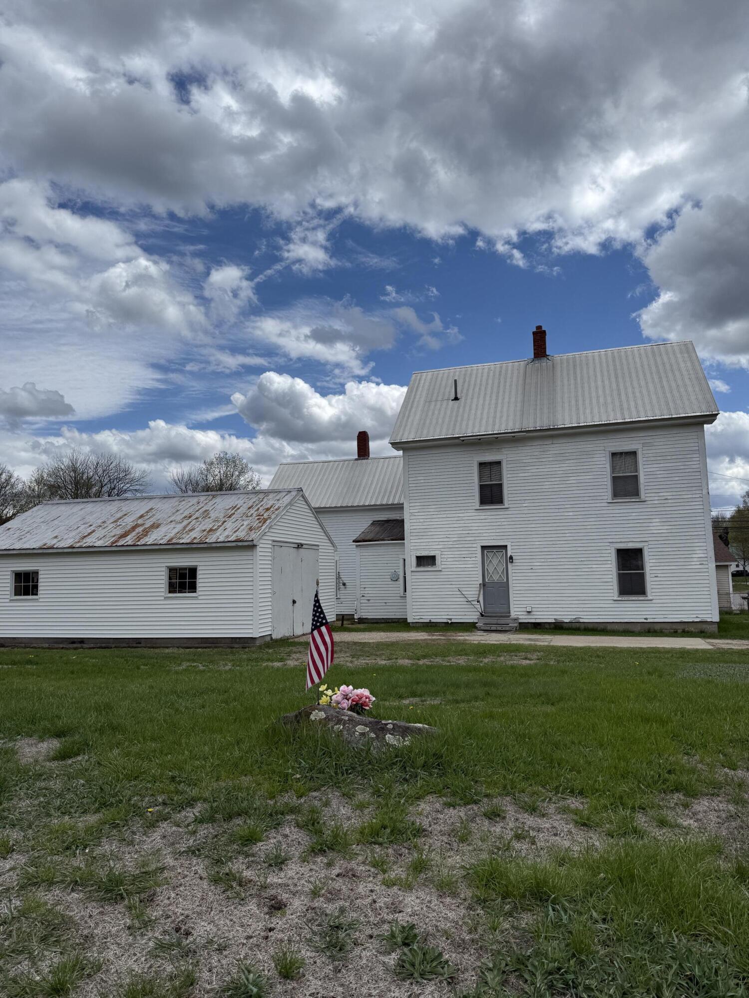 main property photo 36