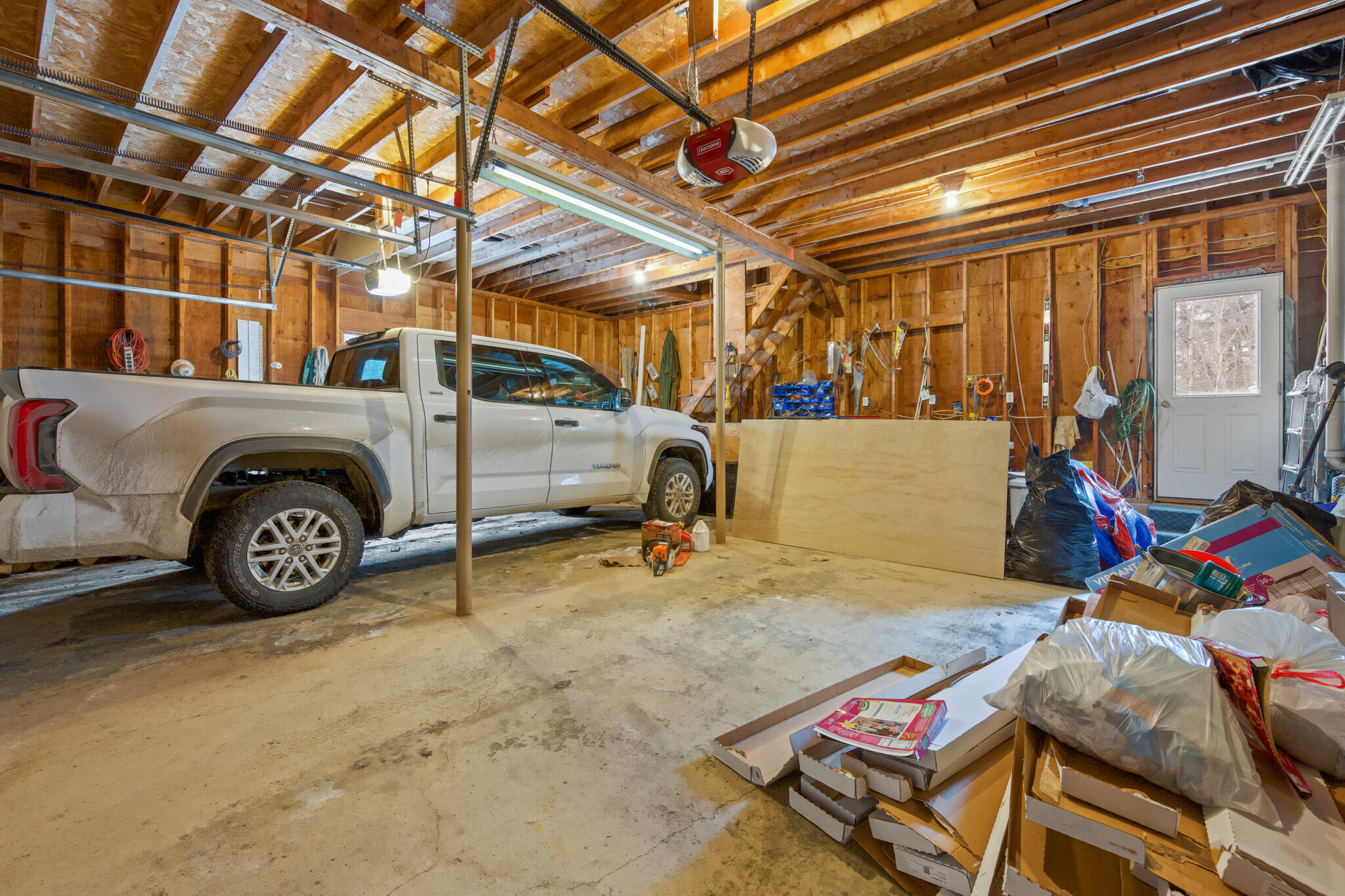 main property photo 90