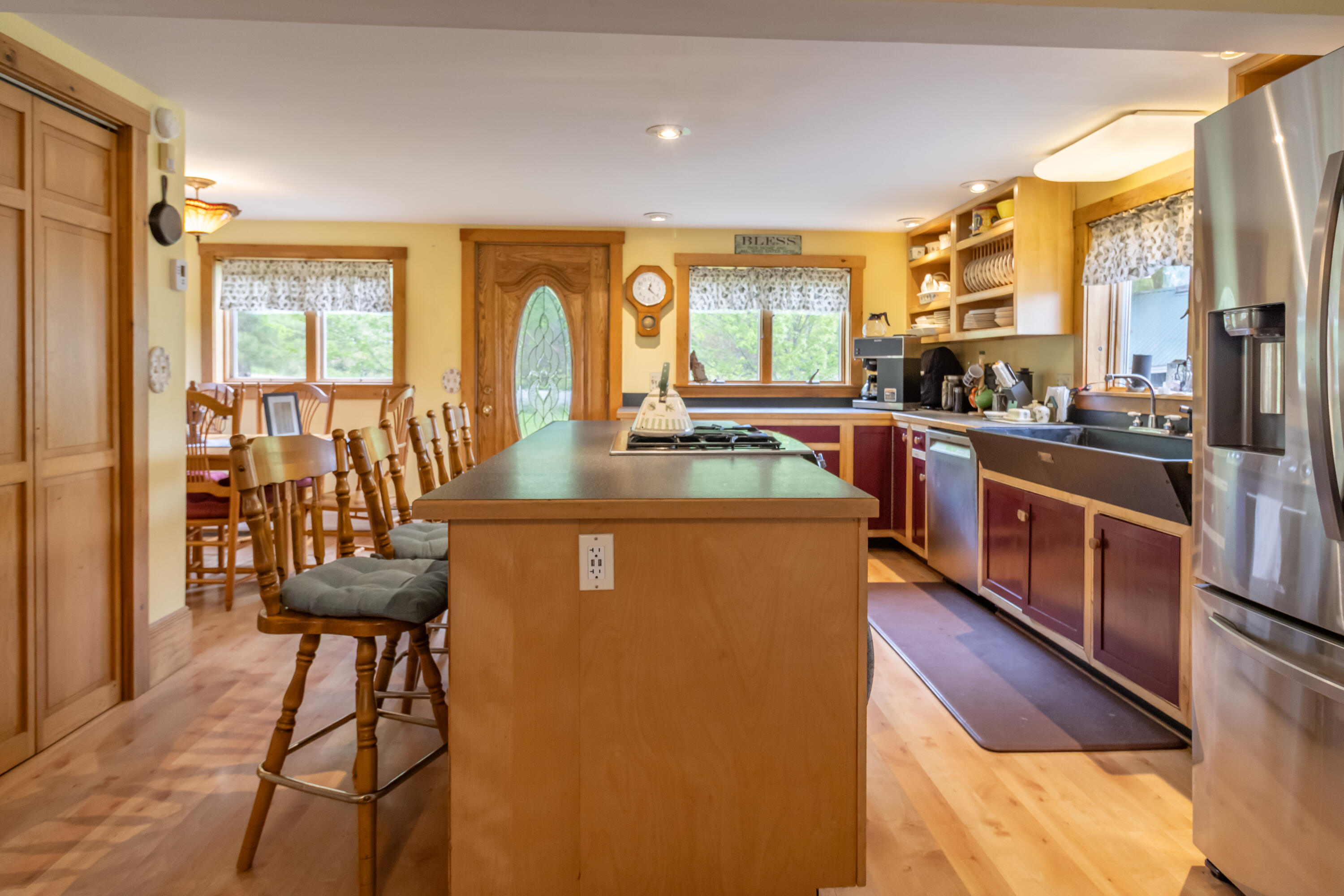 main property photo 9