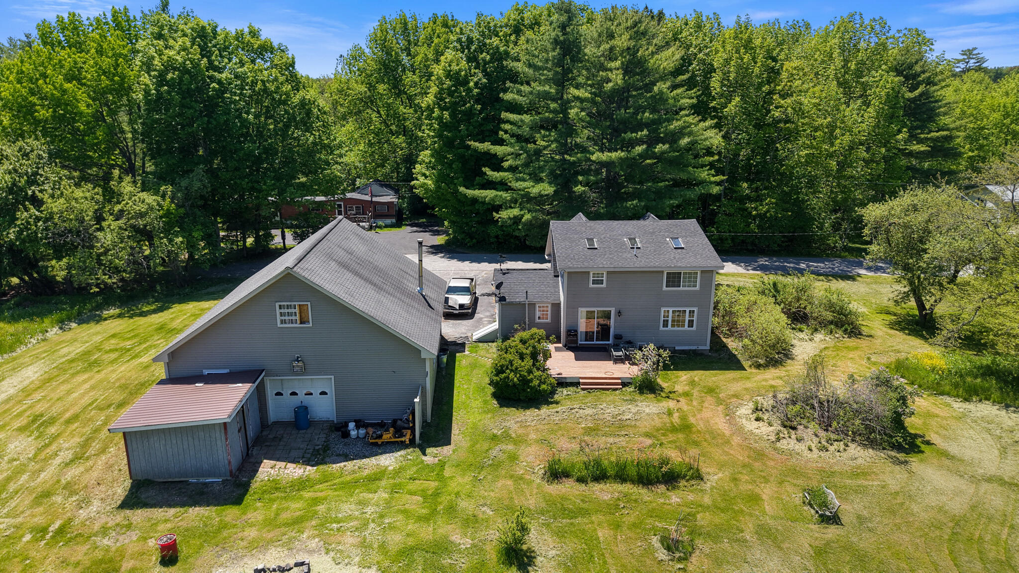 main property photo 40