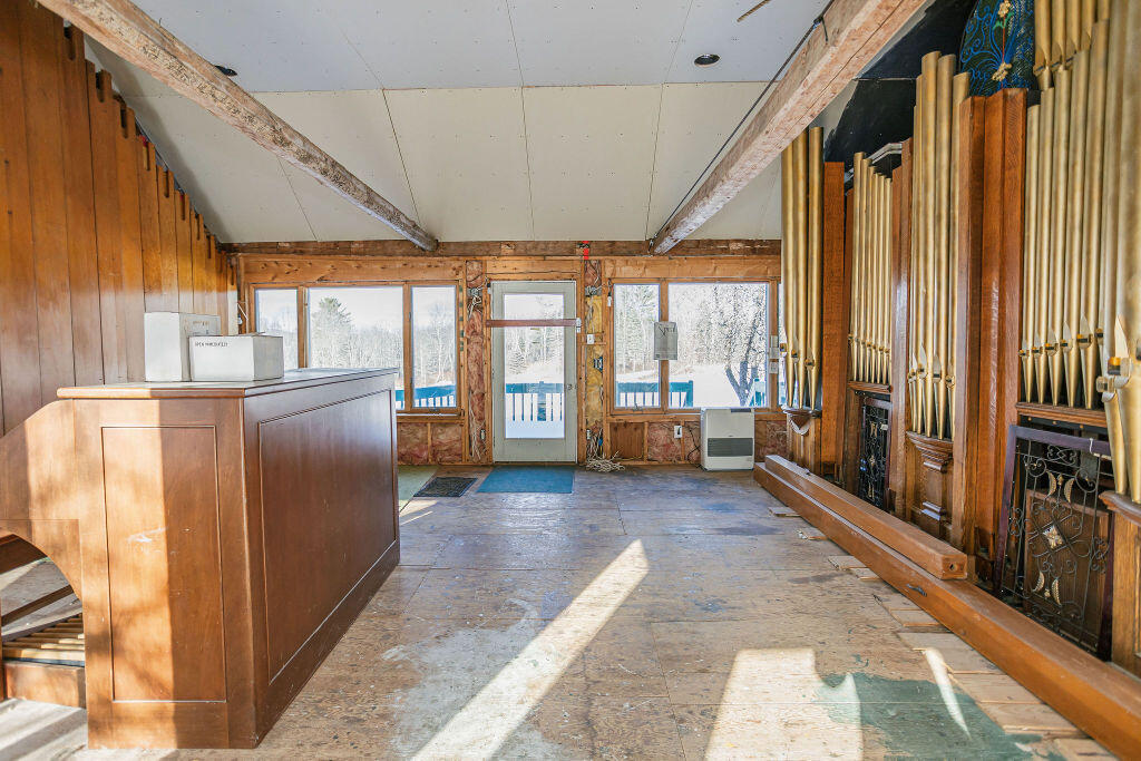 main property photo 25