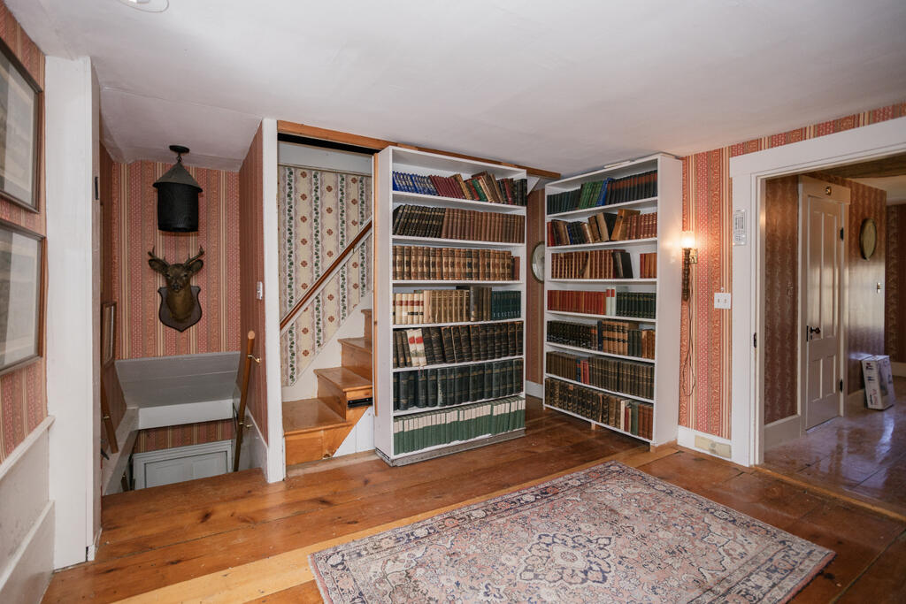 main property photo 36