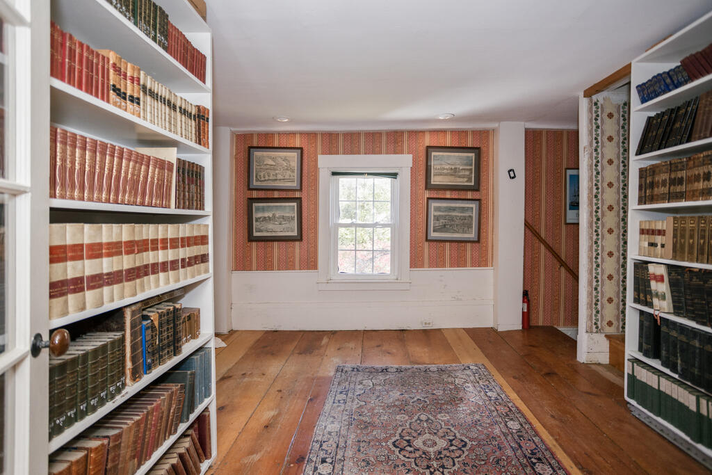 main property photo 37