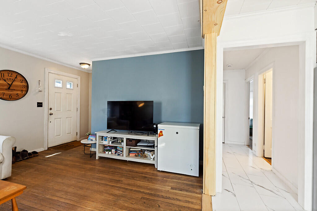 property viewer photo 12