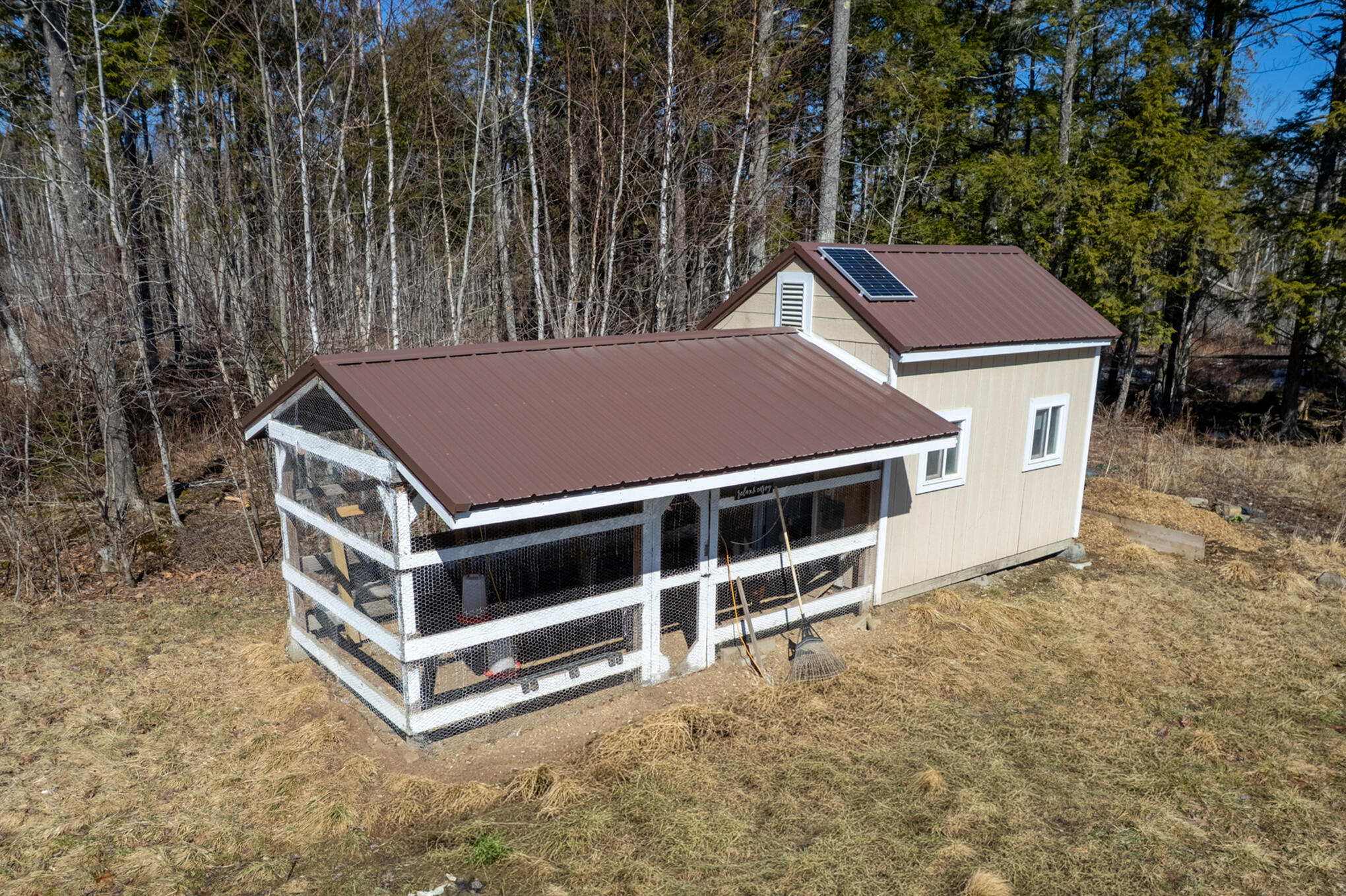 main property photo 25