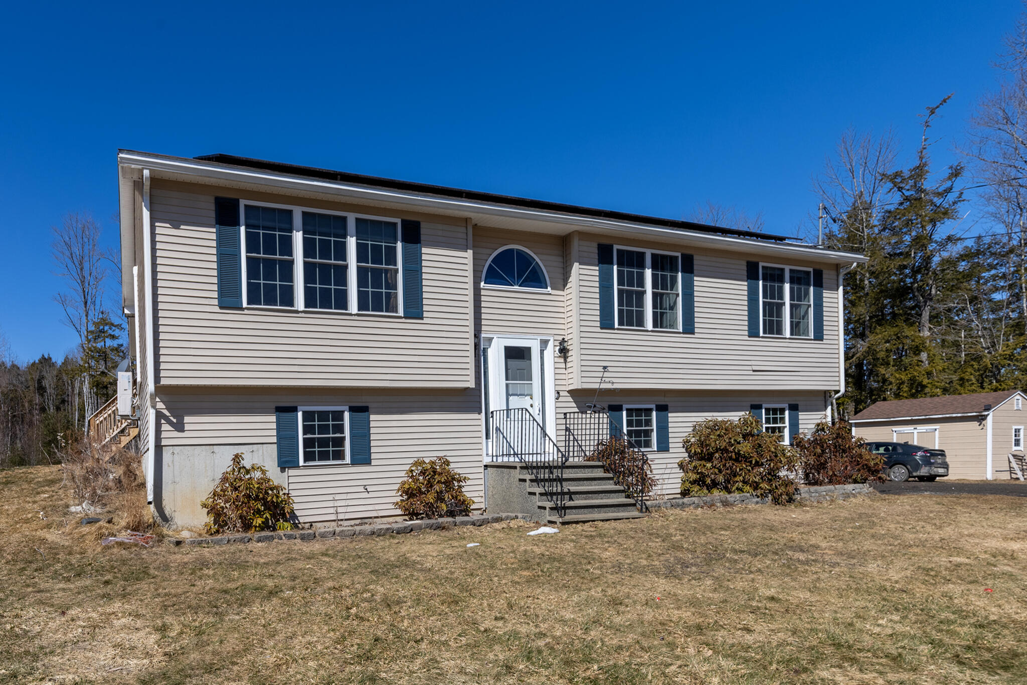 main property photo 36