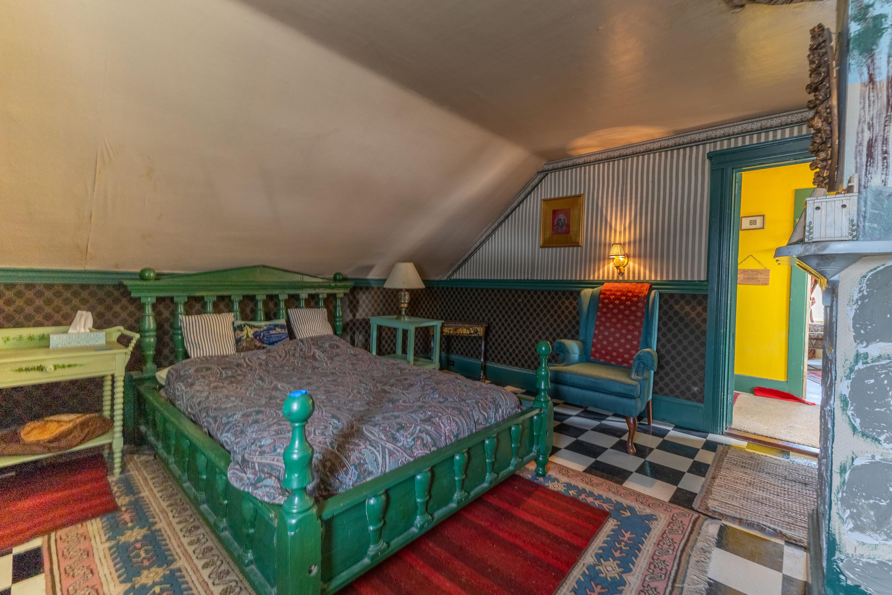 main property photo 30
