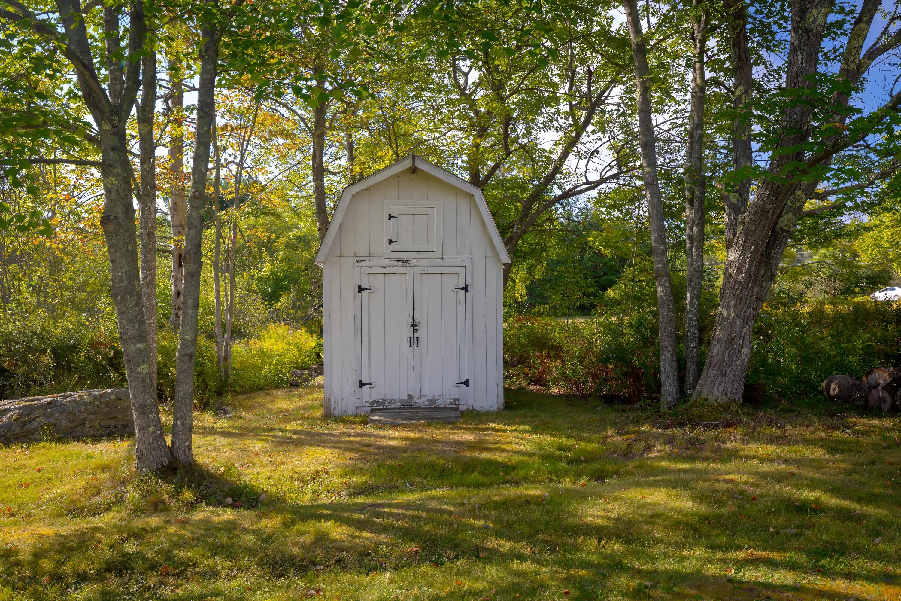 main property photo 34