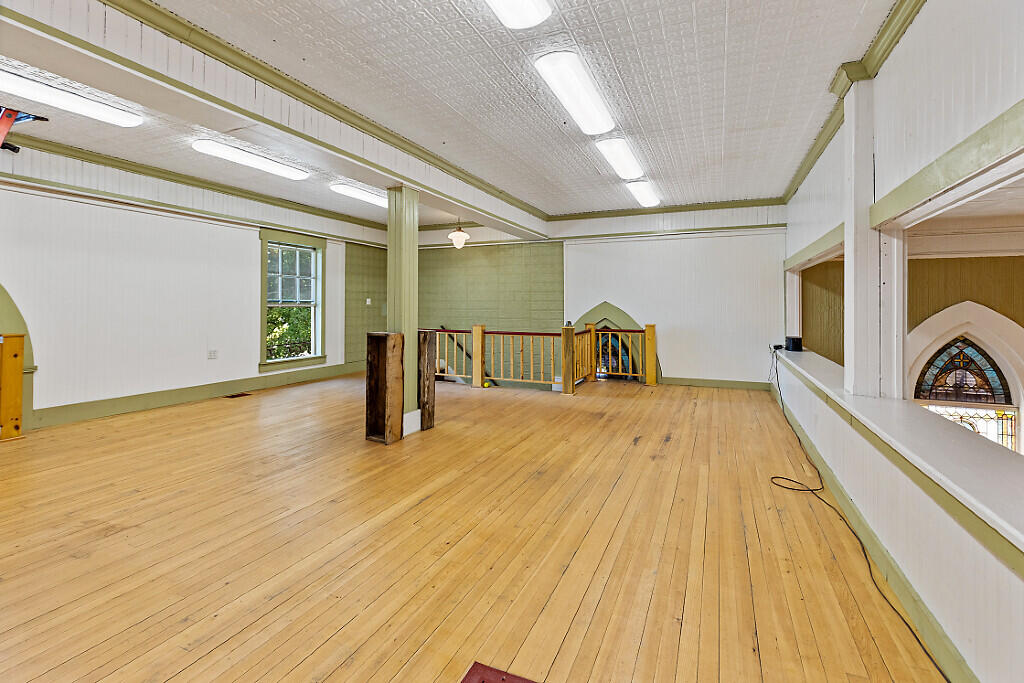 main property photo 35