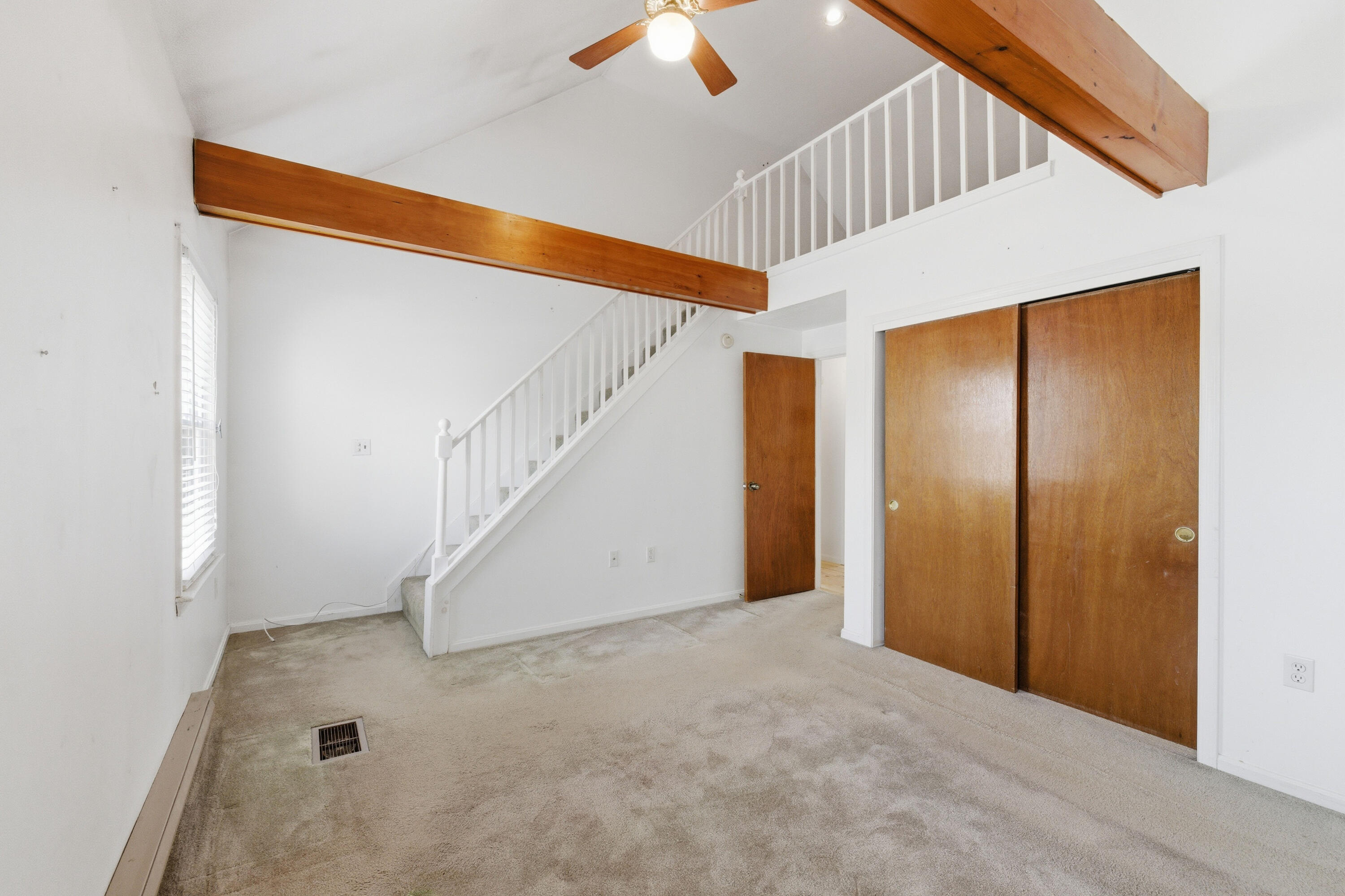 property viewer photo 18