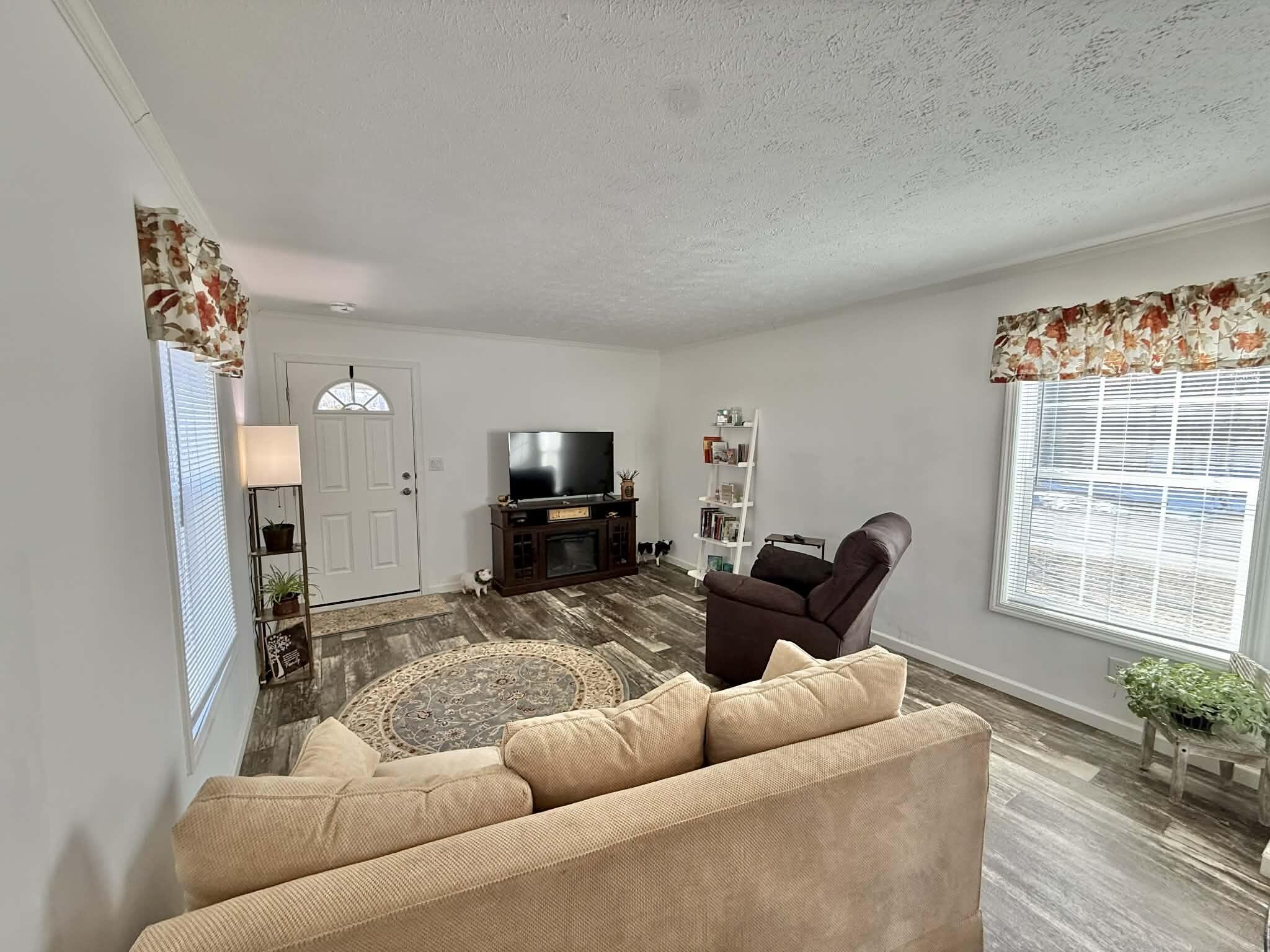 main property photo 27