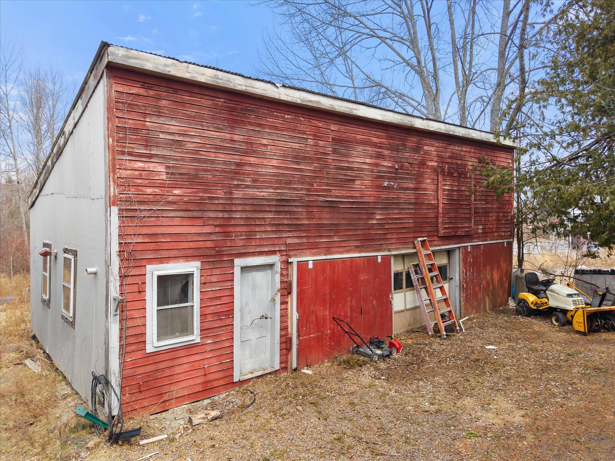 main property photo 41