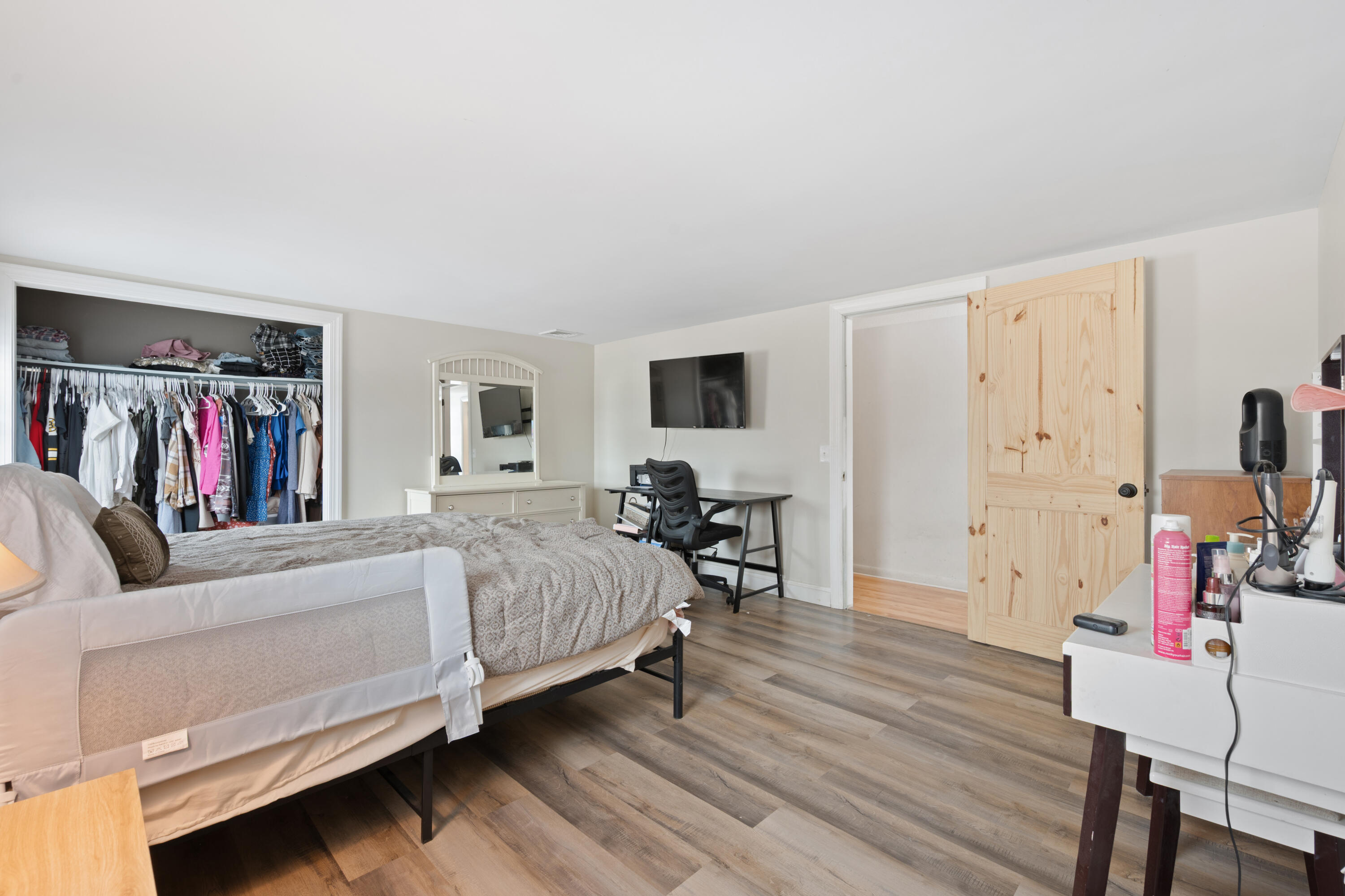 main property photo 25
