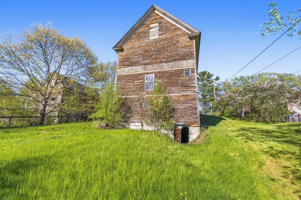 main property photo 47