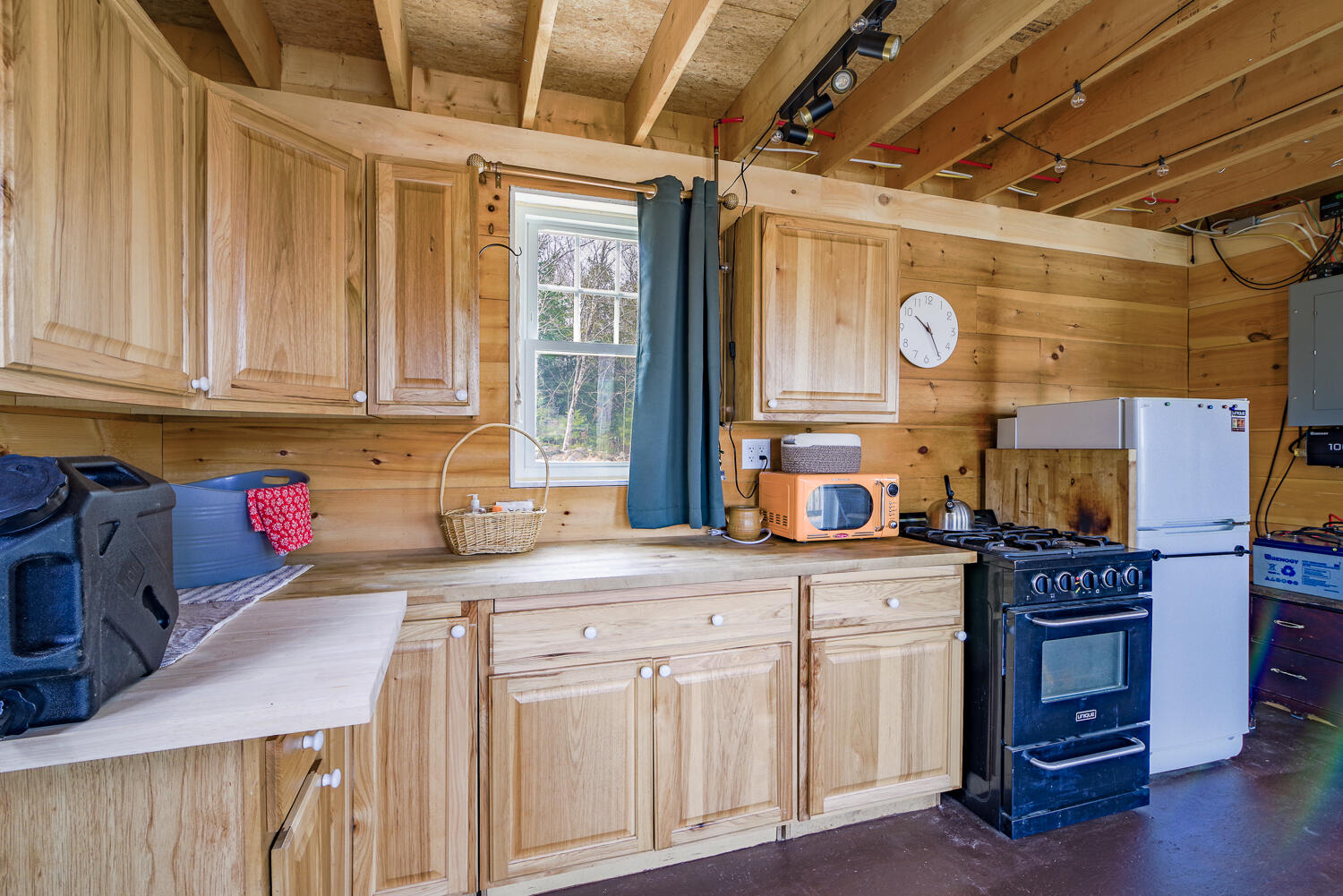 main property photo 14