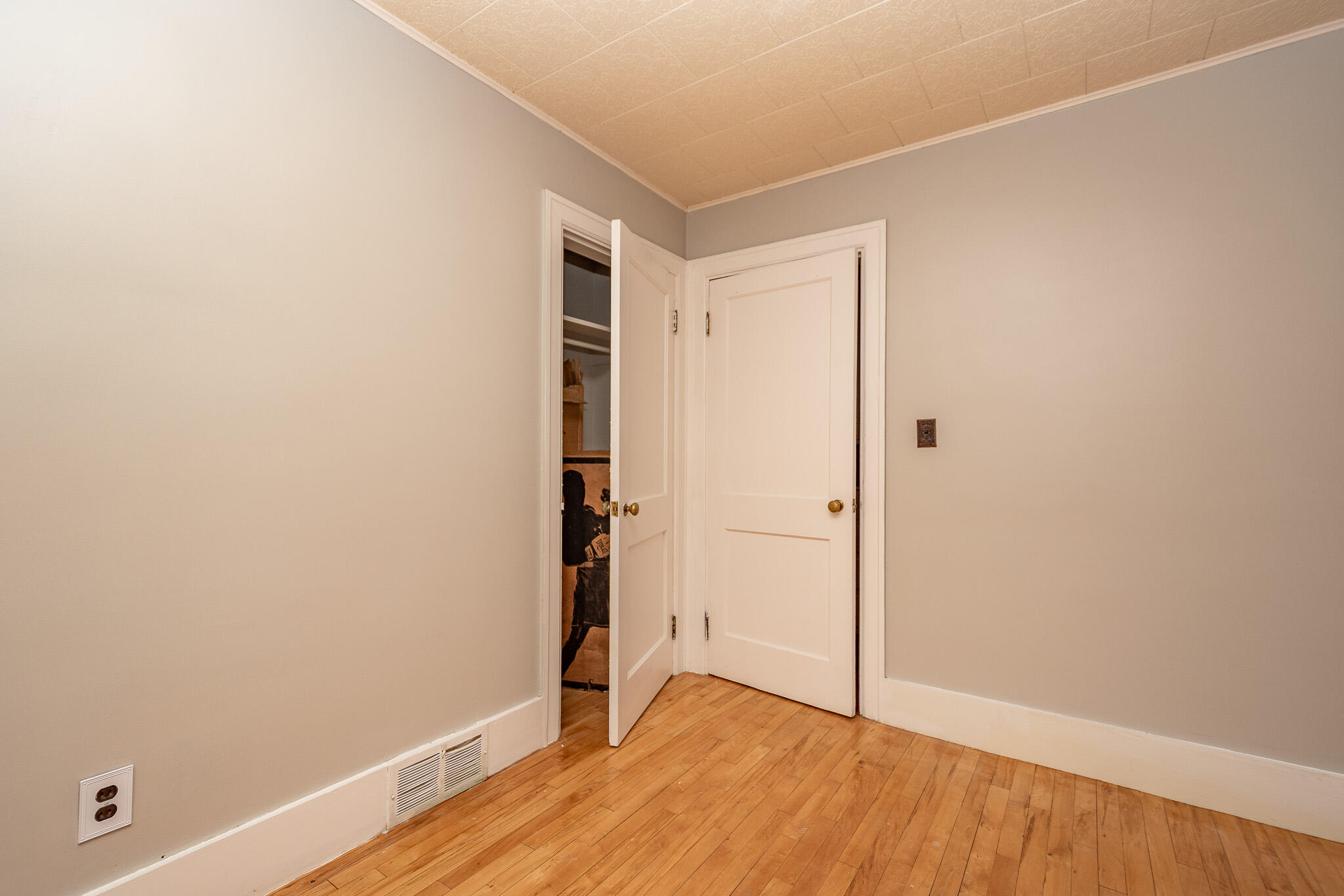 property viewer photo 27